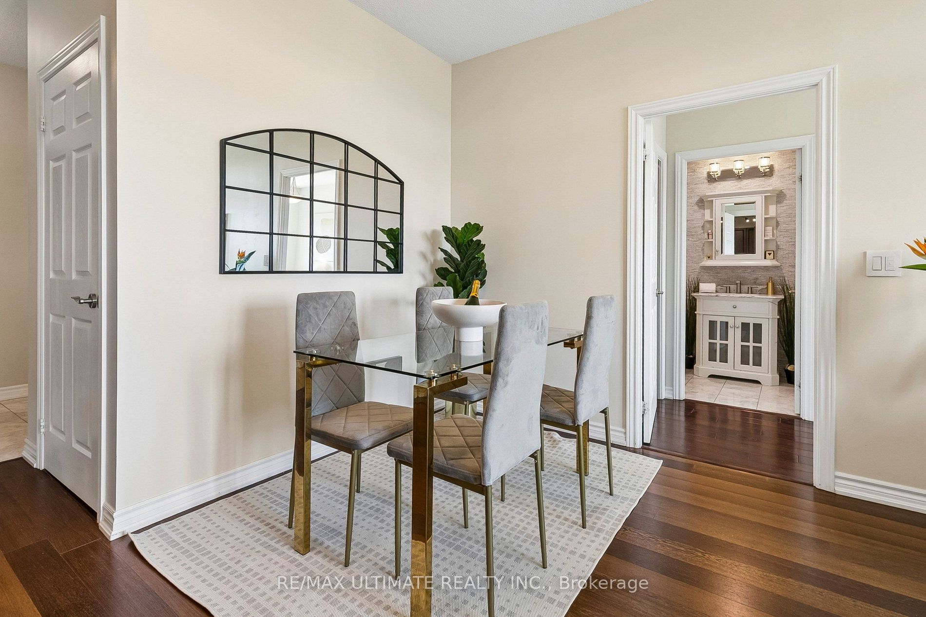 1135 Royal York Road 501, Toronto, ON M9A 0C3 photo 4