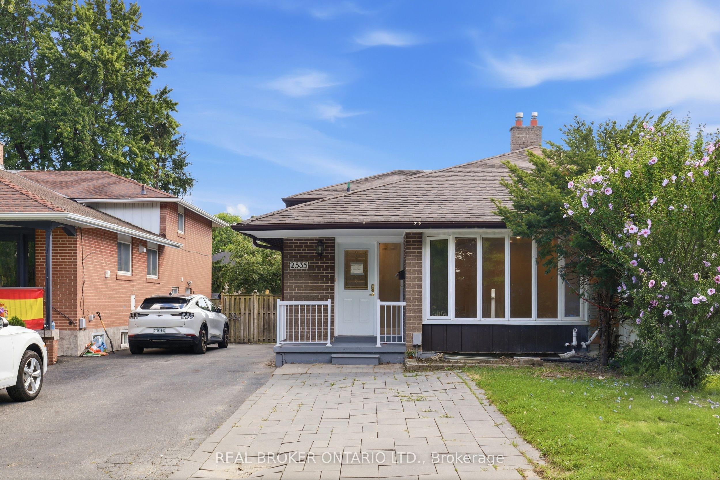 2535 Padstow Crescent, Mississauga, ON L5J 2G2