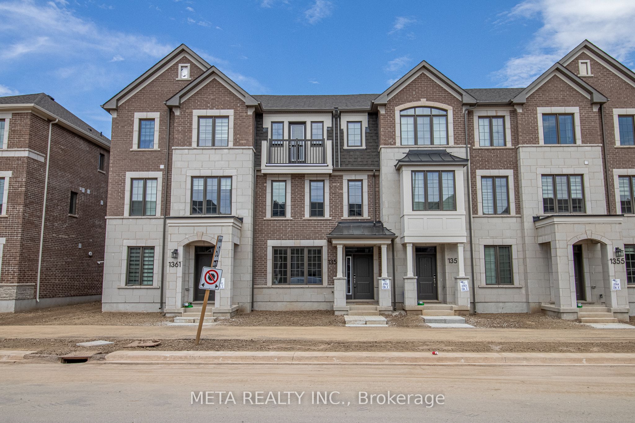 1359 William Halton Parkway, Oakville, ON L6H 7B3