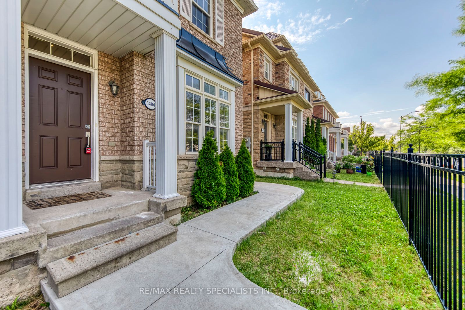 5494 Tenth Line W, Mississauga, ON L5M 0G5 photo 3