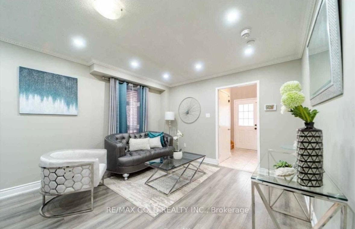 15 Sedgewick Circle, Brampton, ON L7A 2P7 photo 3