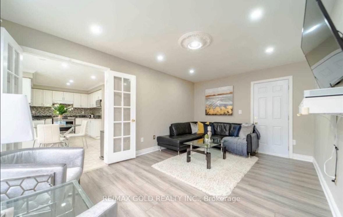 15 Sedgewick Circle, Brampton, ON L7A 2P7 photo 4