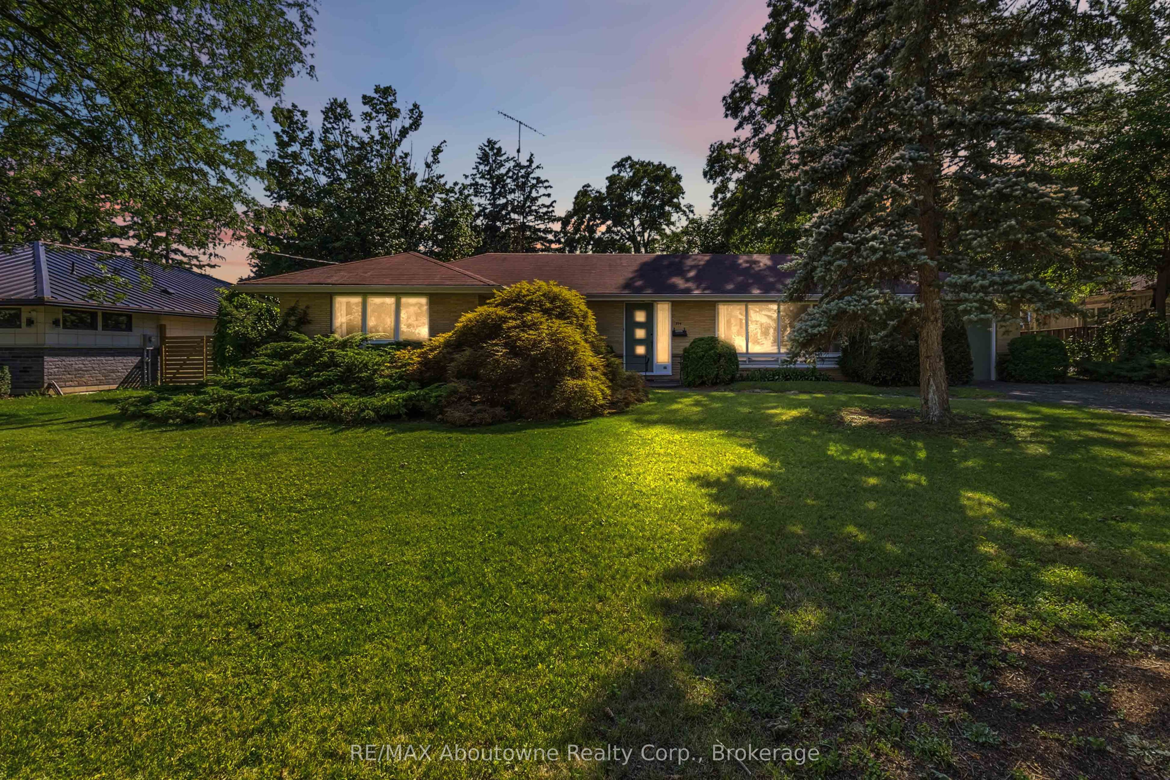 974 Unsworth Avenue, Burlington, ON L7T 1R4