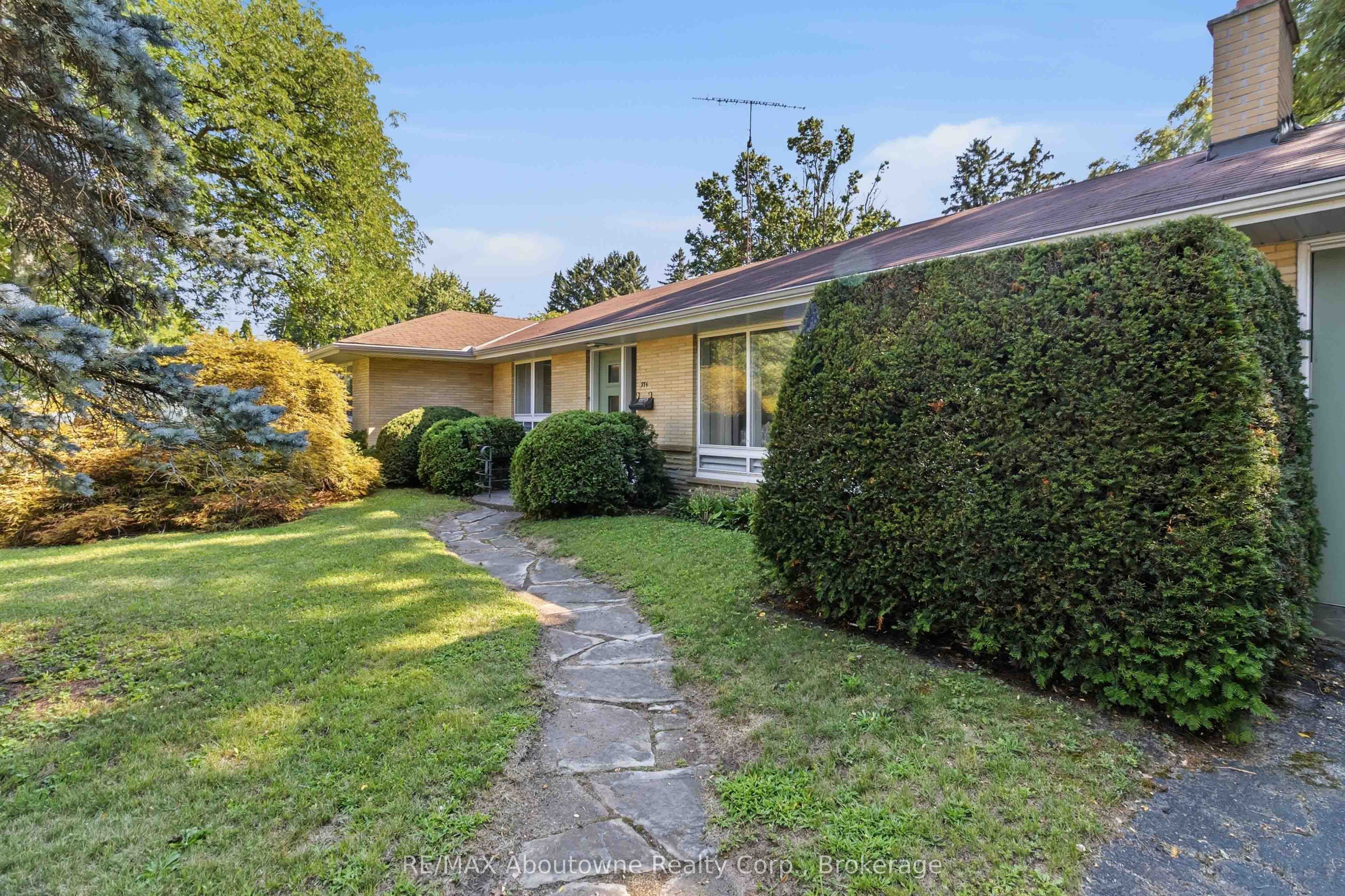 974 Unsworth Avenue, Burlington, ON L7T 1R4 photo 3