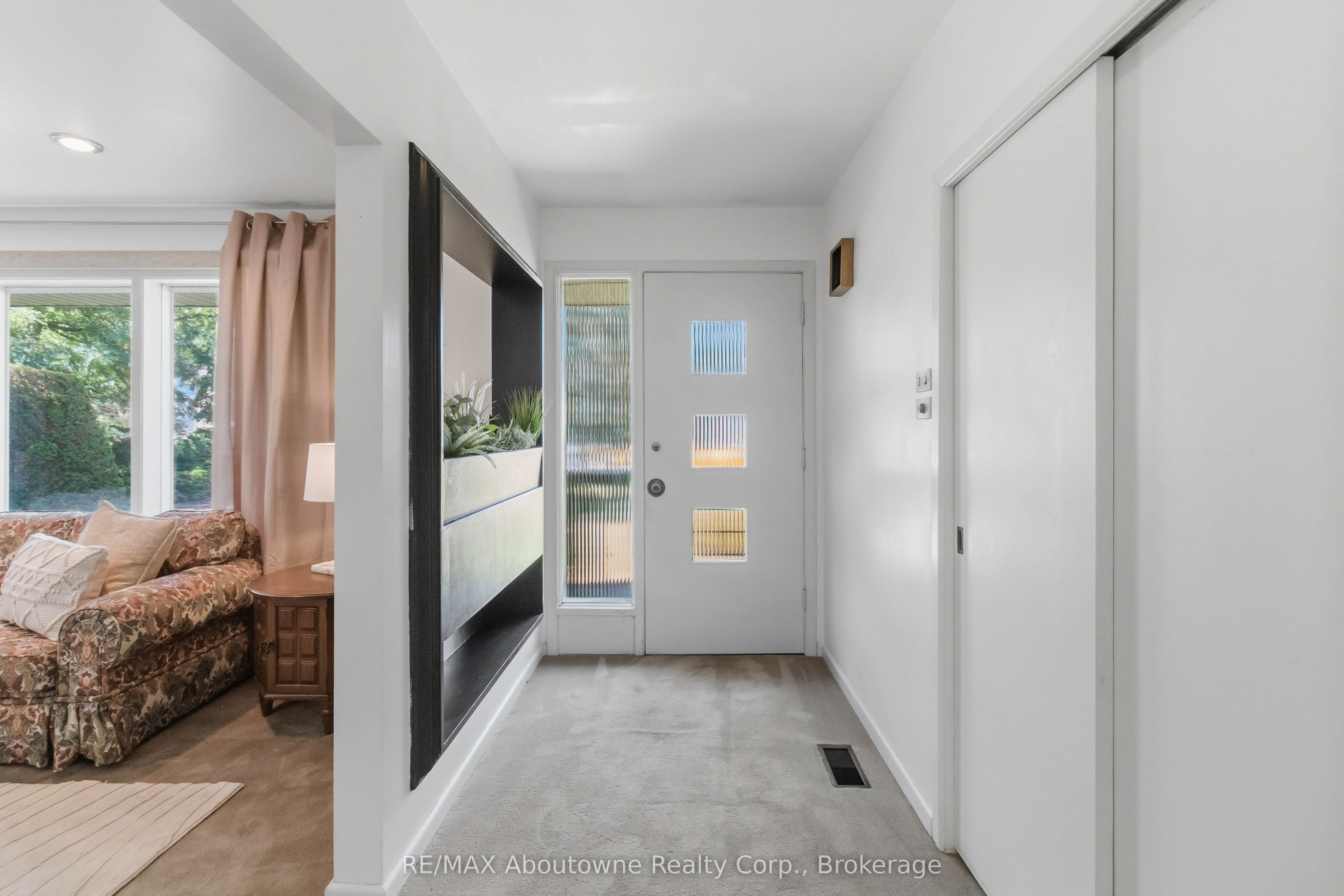 974 Unsworth Avenue, Burlington, ON L7T 1R4 photo 5