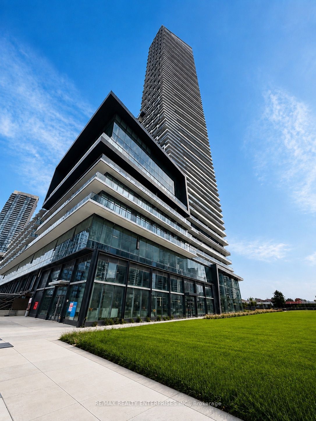 448 Burnhamthorpe Road W 325, Mississauga, ON L5B 0R4