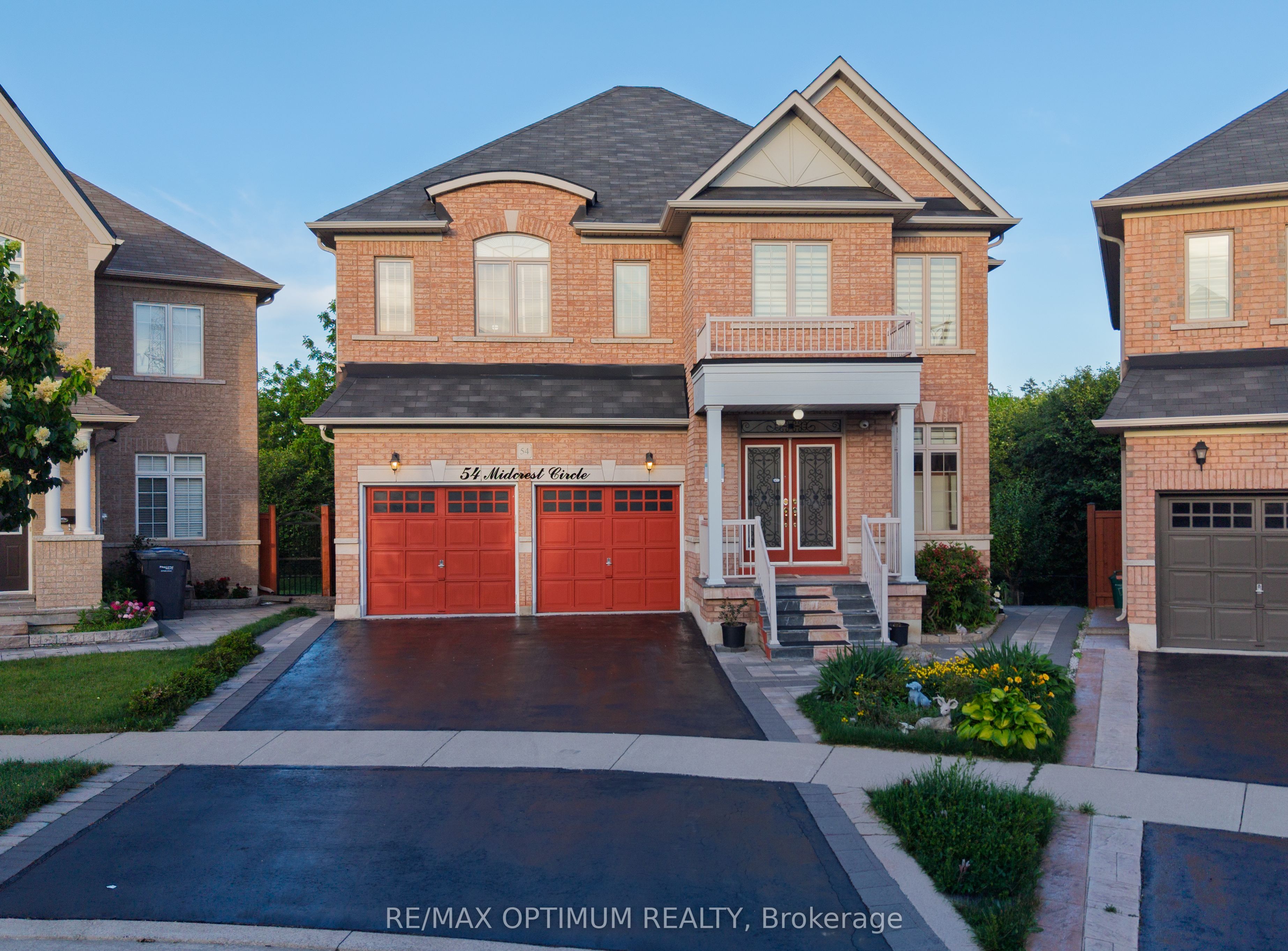 54 Midcrest Circle, Brampton, ON L6Y 0W5