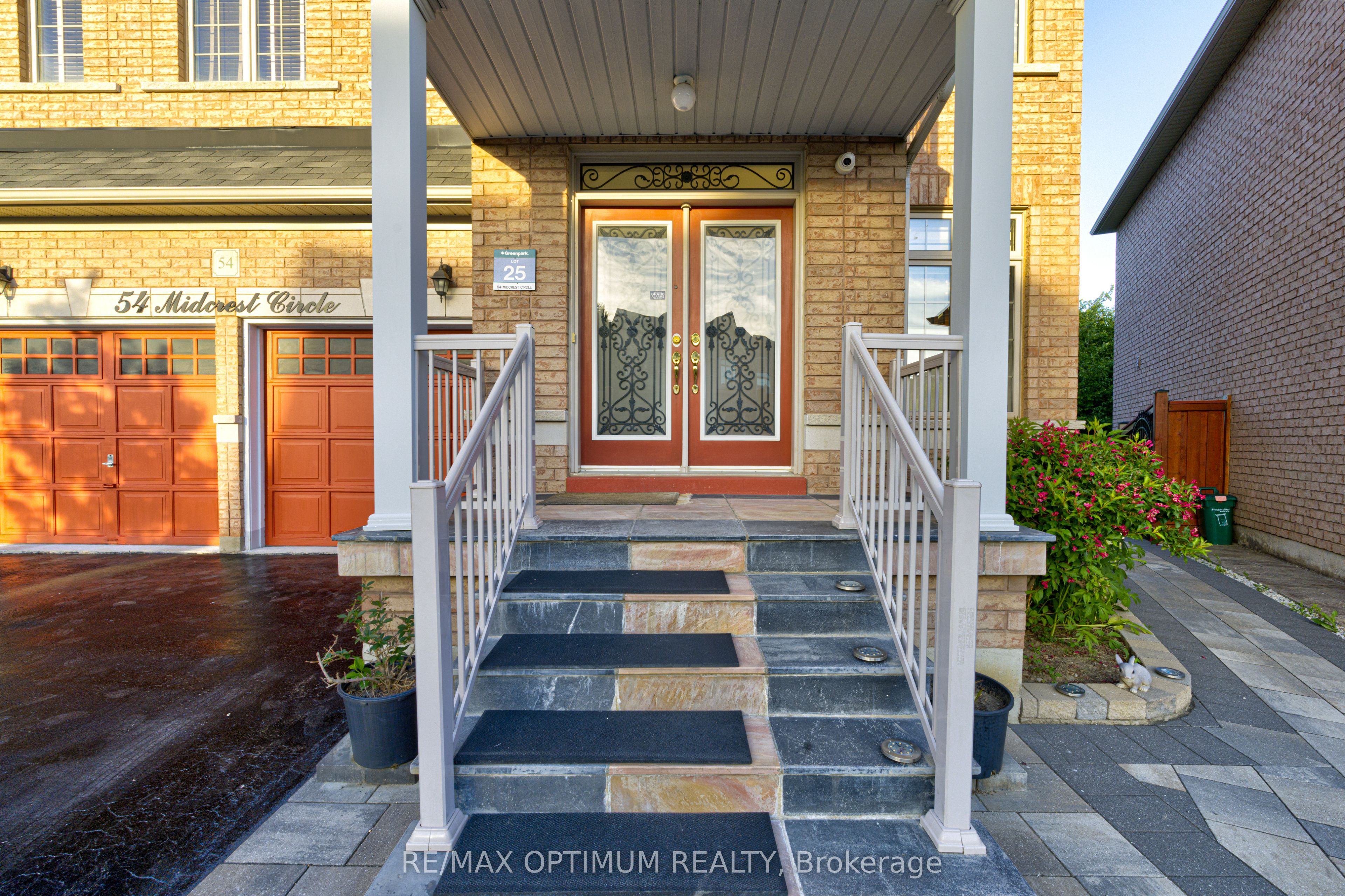 54 Midcrest Circle, Brampton, ON L6Y 0W5 photo 3