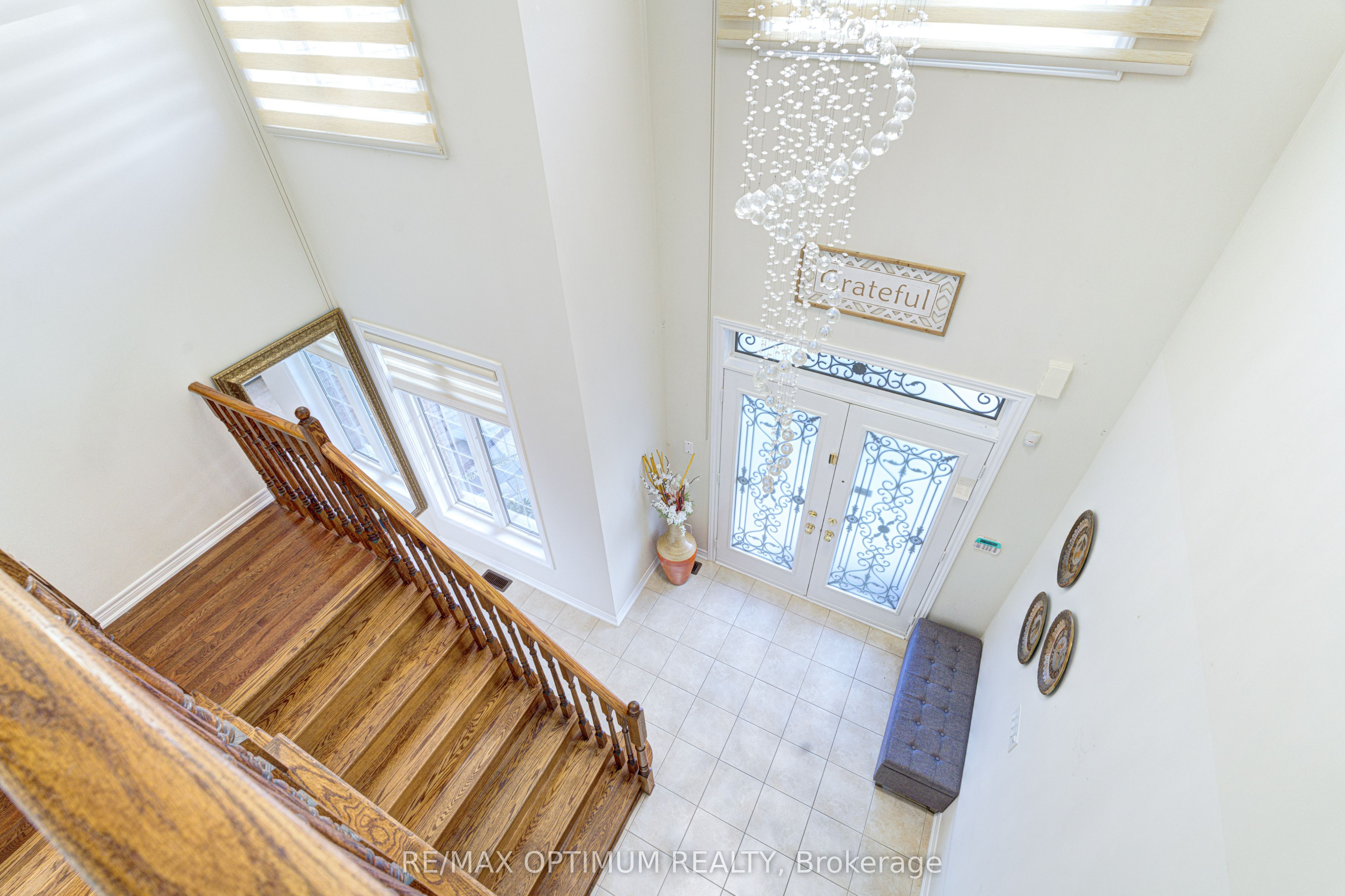 54 Midcrest Circle, Brampton, ON L6Y 0W5 photo 4