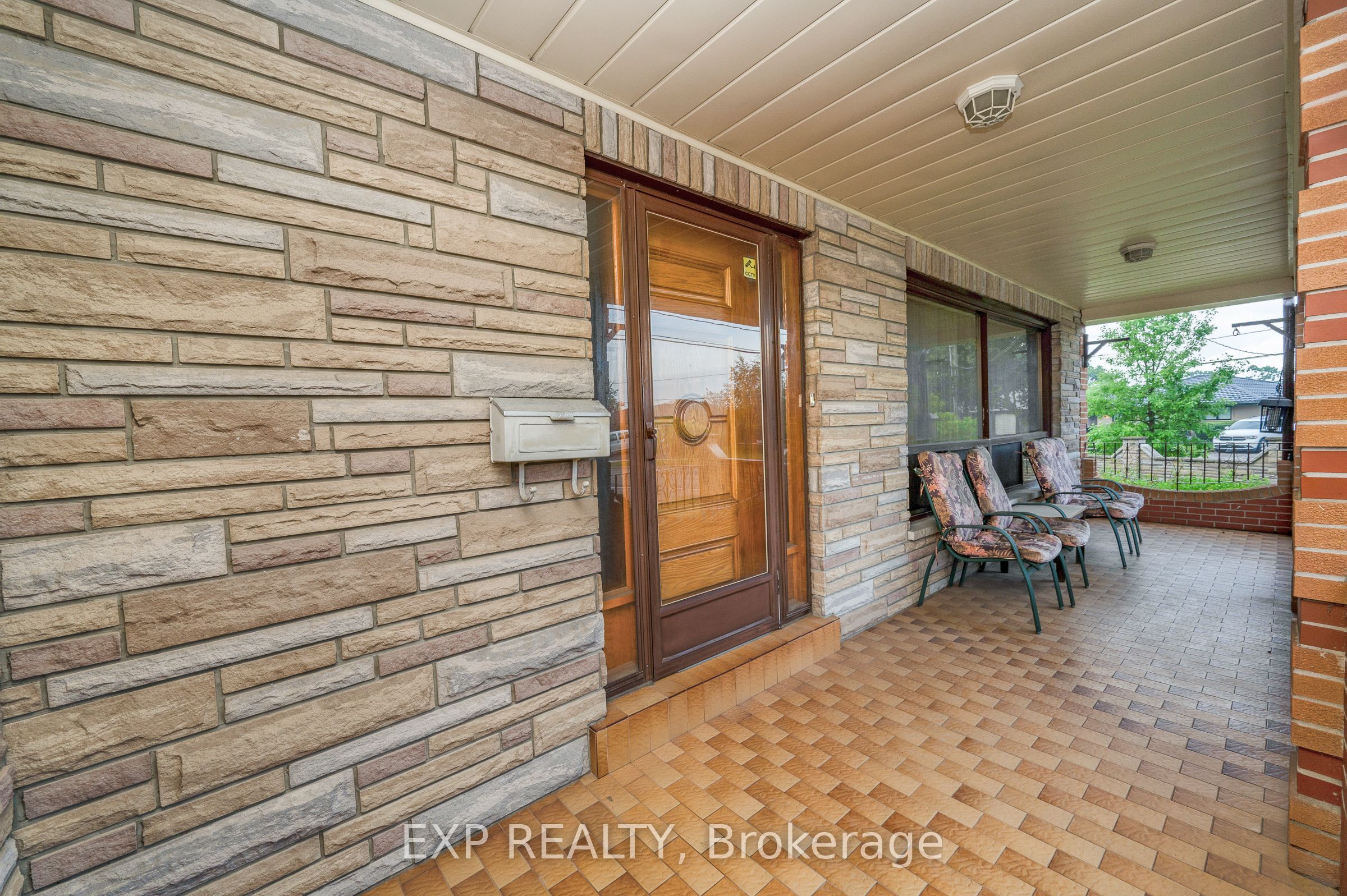 52 Storer Drive, Toronto, ON M9M 1X5 photo 2
