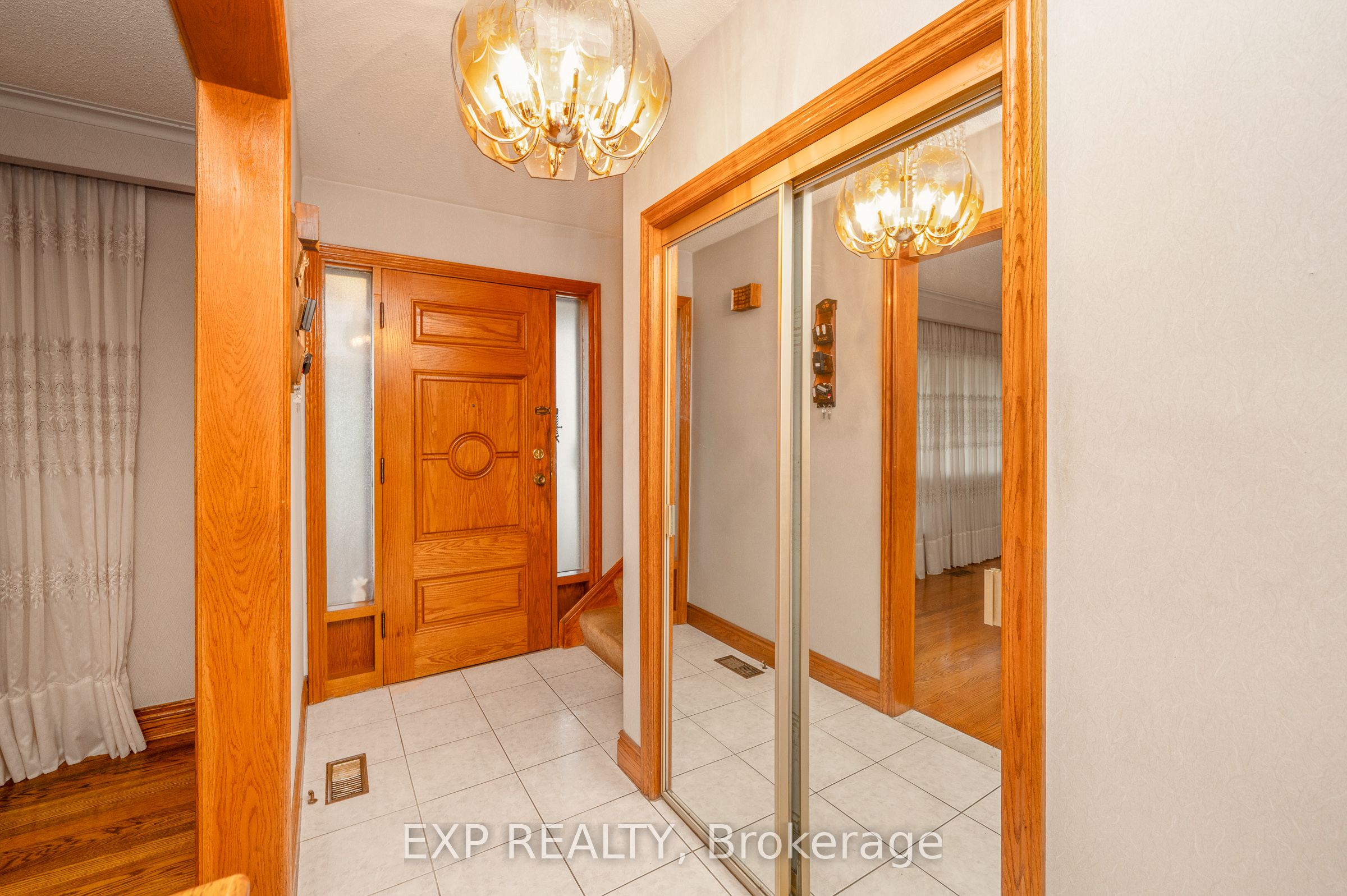 52 Storer Drive, Toronto, ON M9M 1X5 photo 4