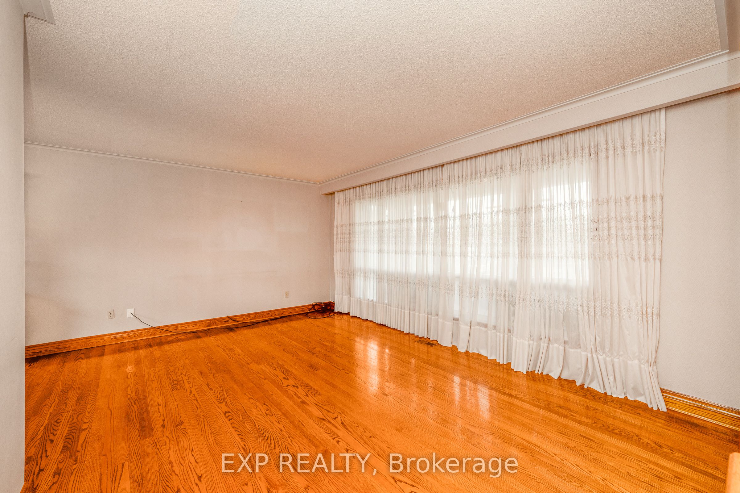 52 Storer Drive, Toronto, ON M9M 1X5 photo 5