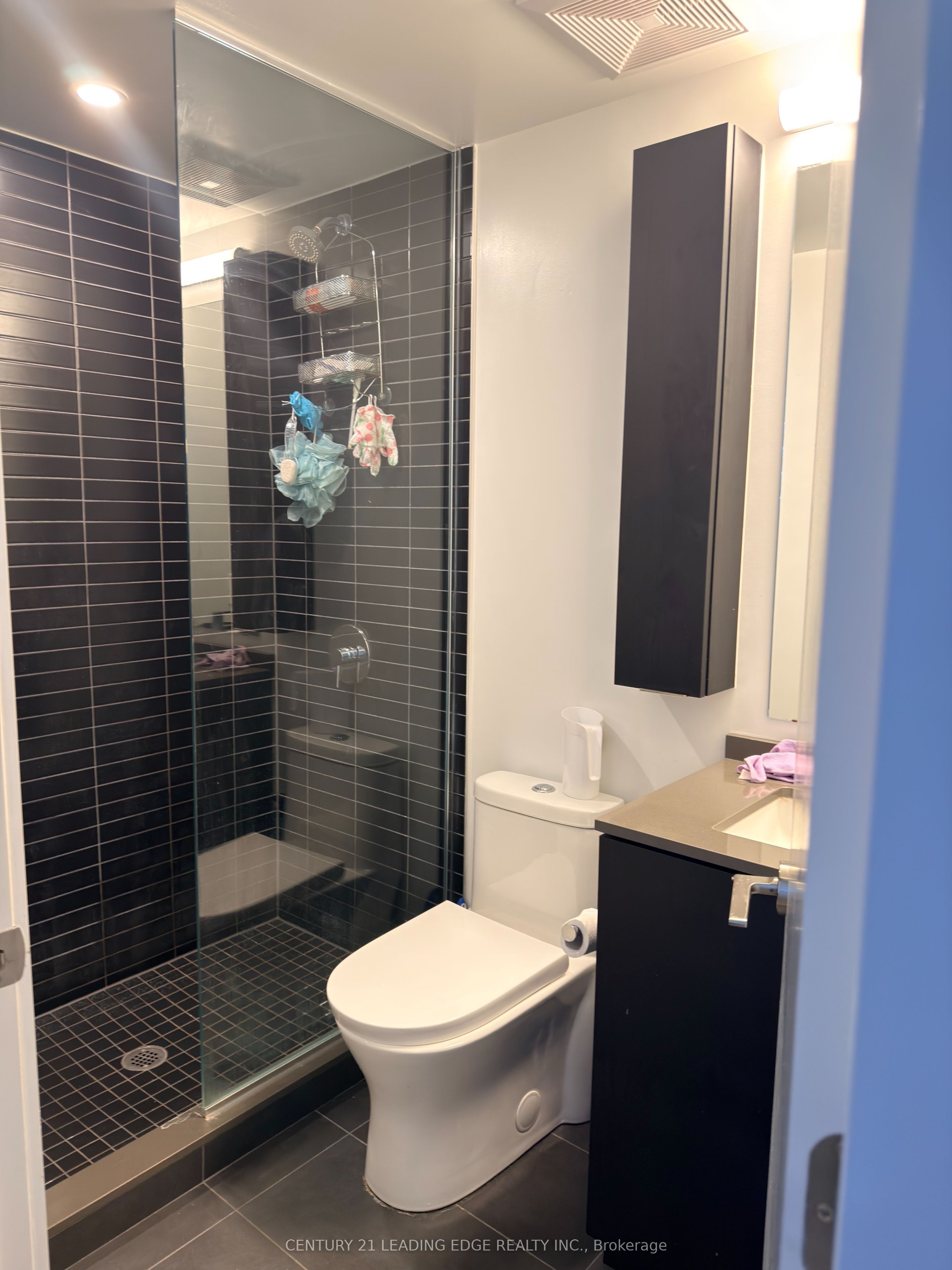 86 Dundas Street E 1610, Mississauga, ON L5A 1W4 photo 4