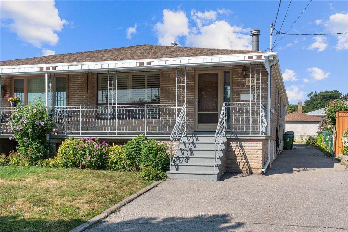 40 Cherrylawn Avenue, Toronto, ON M9L 2B4 photo 2