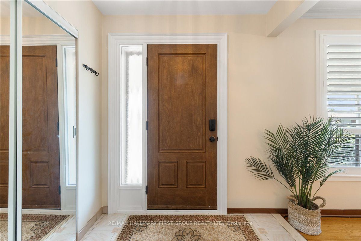 40 Cherrylawn Avenue, Toronto, ON M9L 2B4 photo 4
