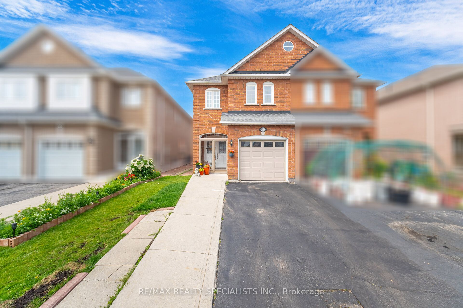 5642 Armando Avenue, Mississauga, ON L5V 3A8 photo 2
