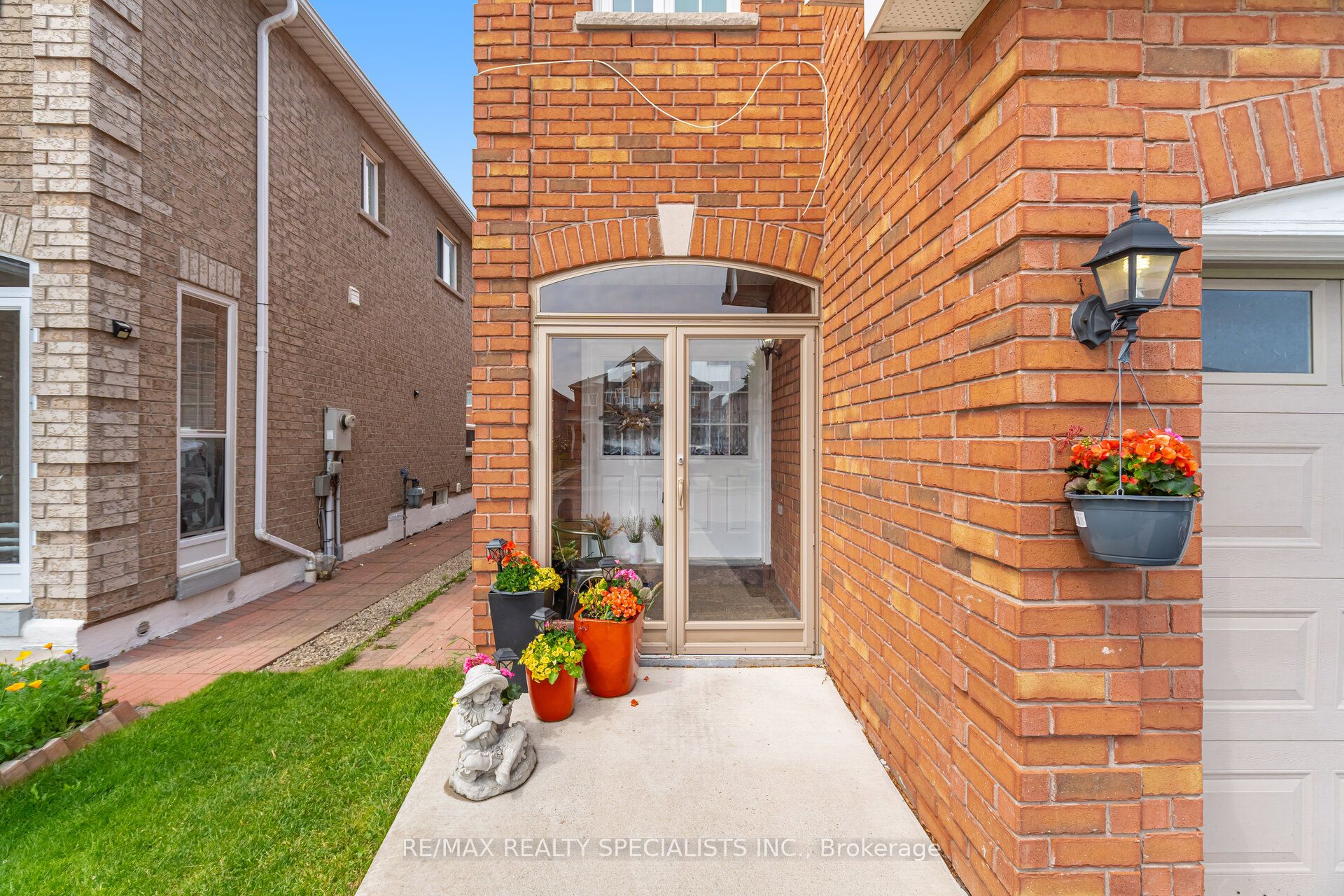 5642 Armando Avenue, Mississauga, ON L5V 3A8 photo 5