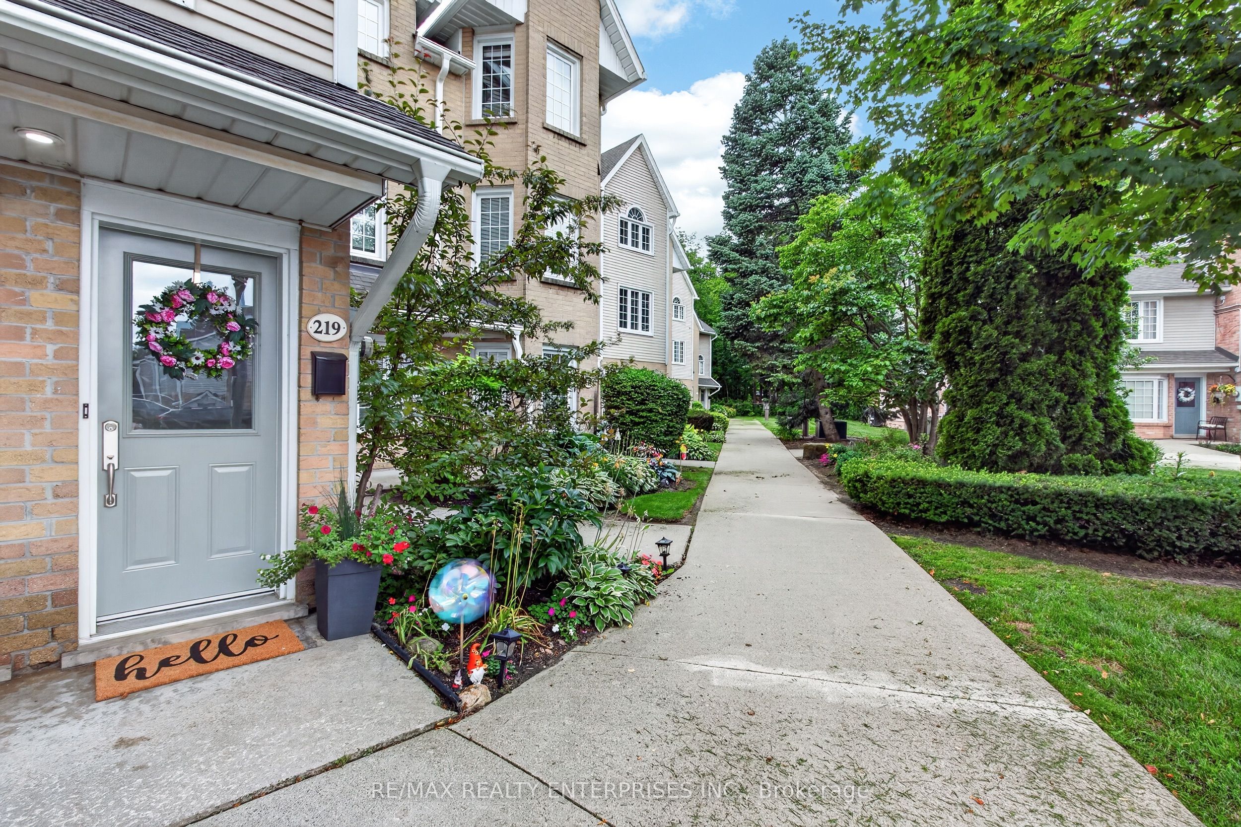 2110 Cleaver Avenue 219, Burlington, ON L7M 3Z4 photo 2