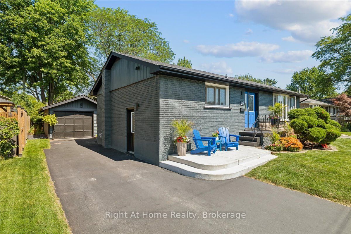 275 Kent Crescent, Burlington, ON L7L 4T2 photo 2