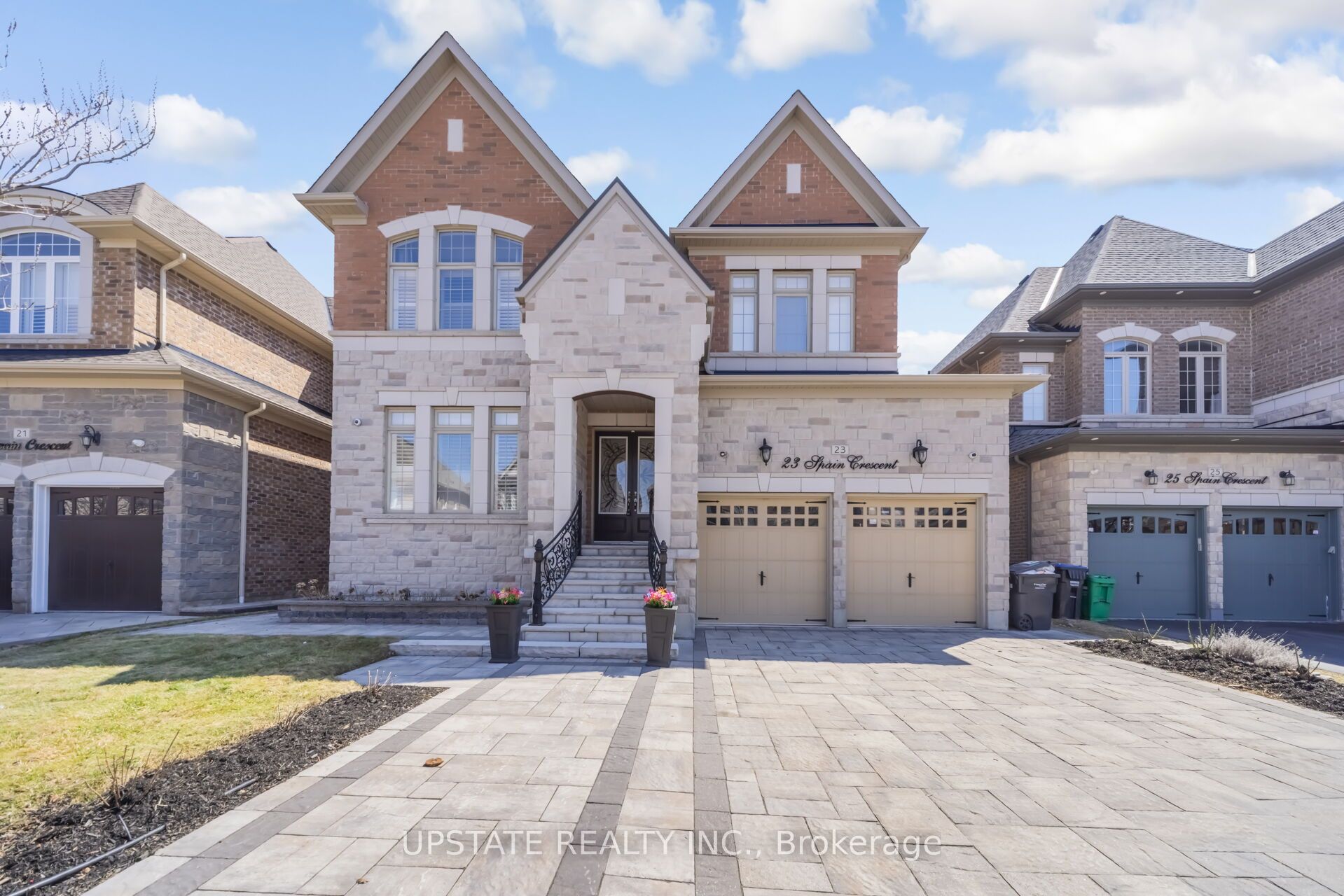 23 Spain Crescent, Brampton, ON L6P 4G8 photo 2