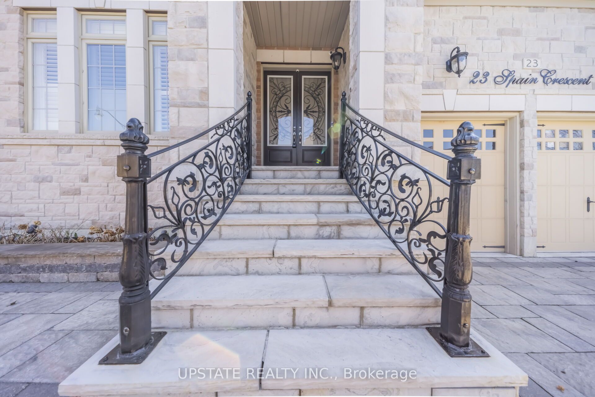 23 Spain Crescent, Brampton, ON L6P 4G8 photo 3