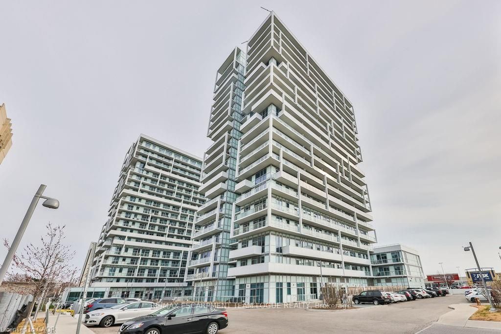 65 Speers Road 218, Oakville, ON L6K 0J1