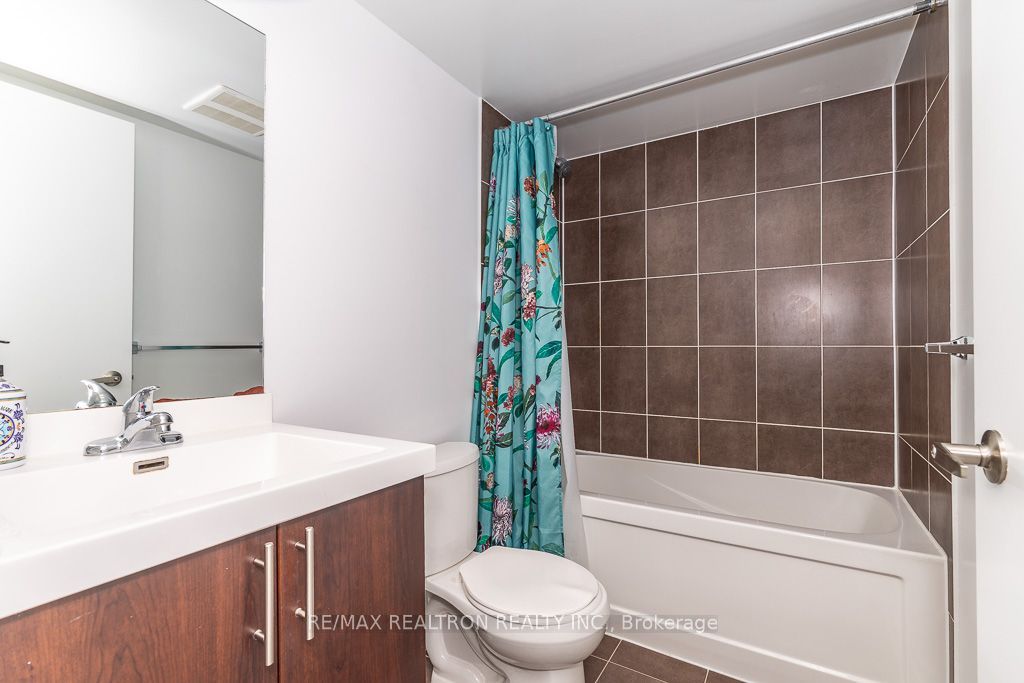 1420 Dupont Street 811, Toronto, ON M6H 0B6 photo 2