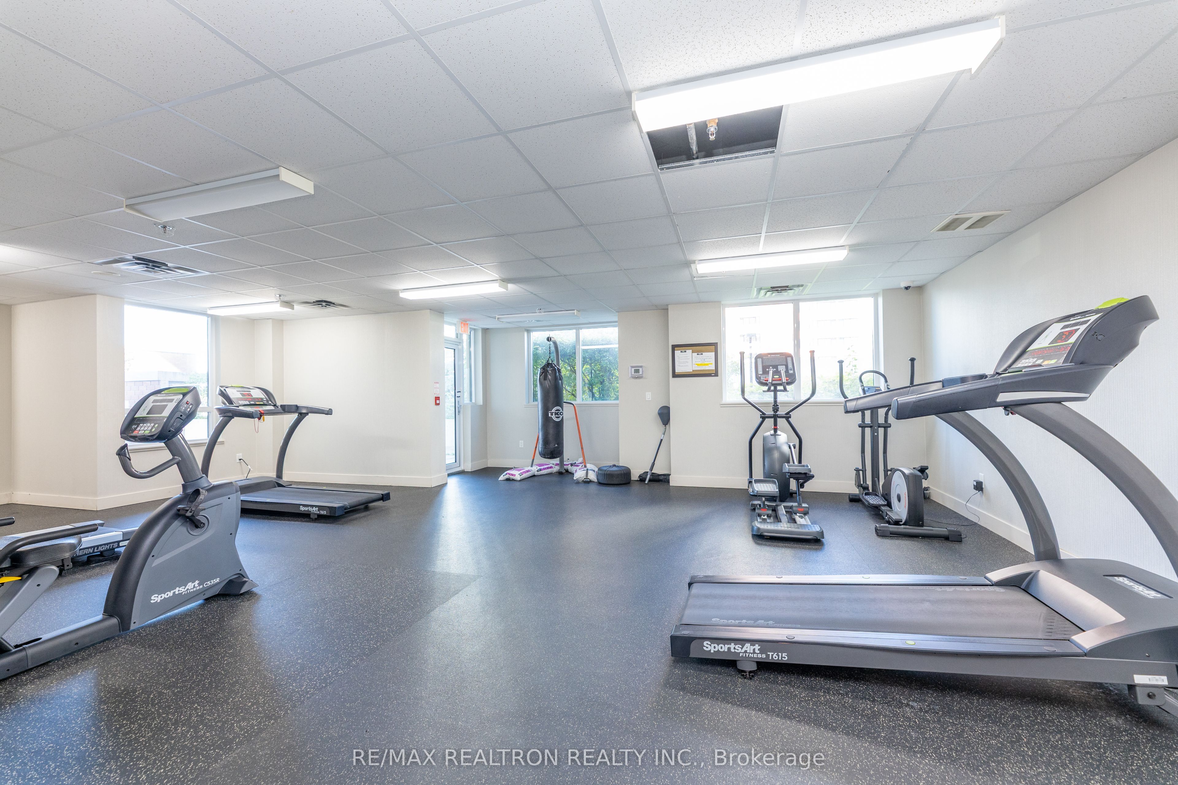 1420 Dupont Street 811, Toronto, ON M6H 0B6 photo 5