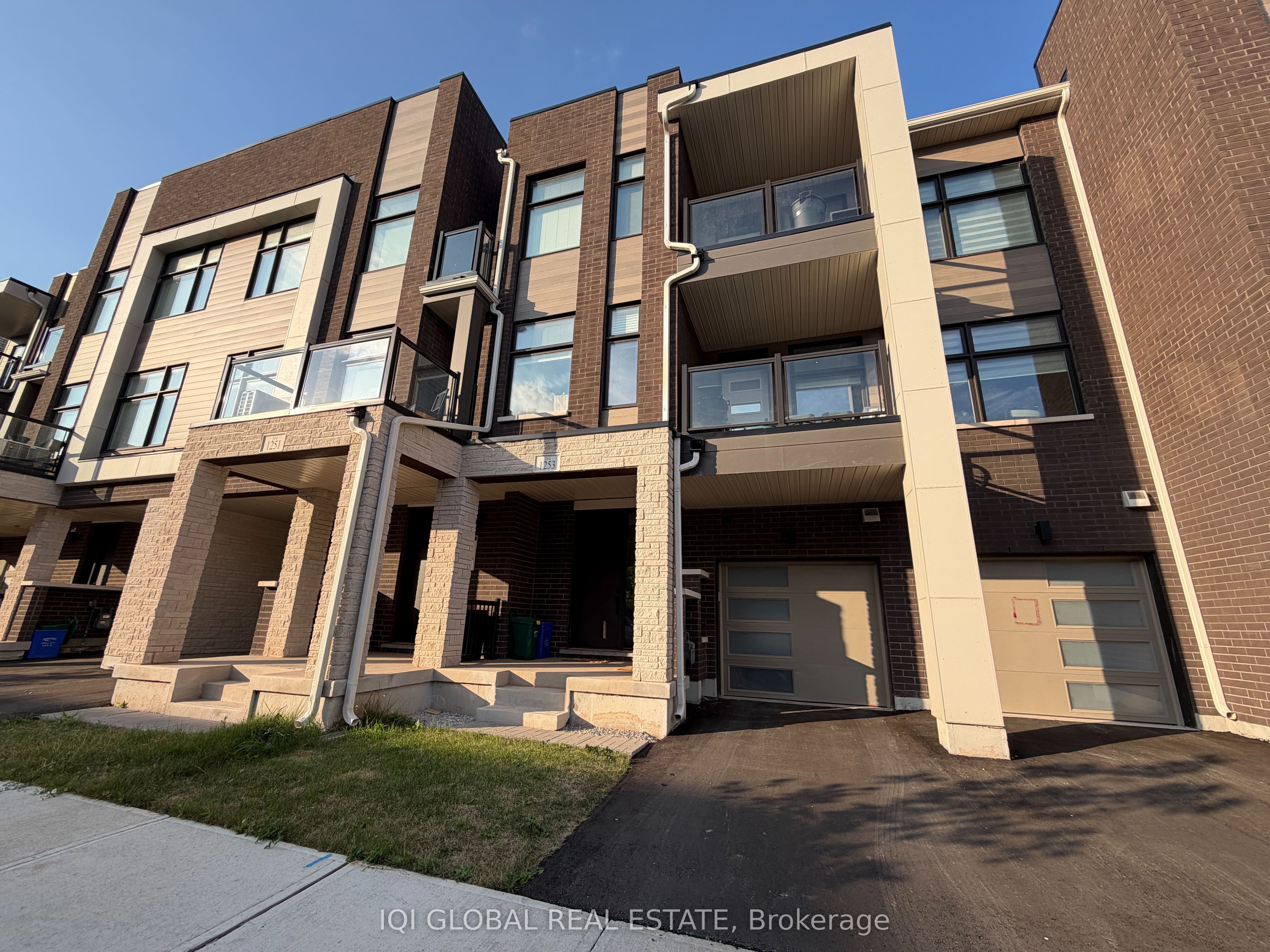 1253 Anthonia Trail, Oakville, ON L6H 7Y7