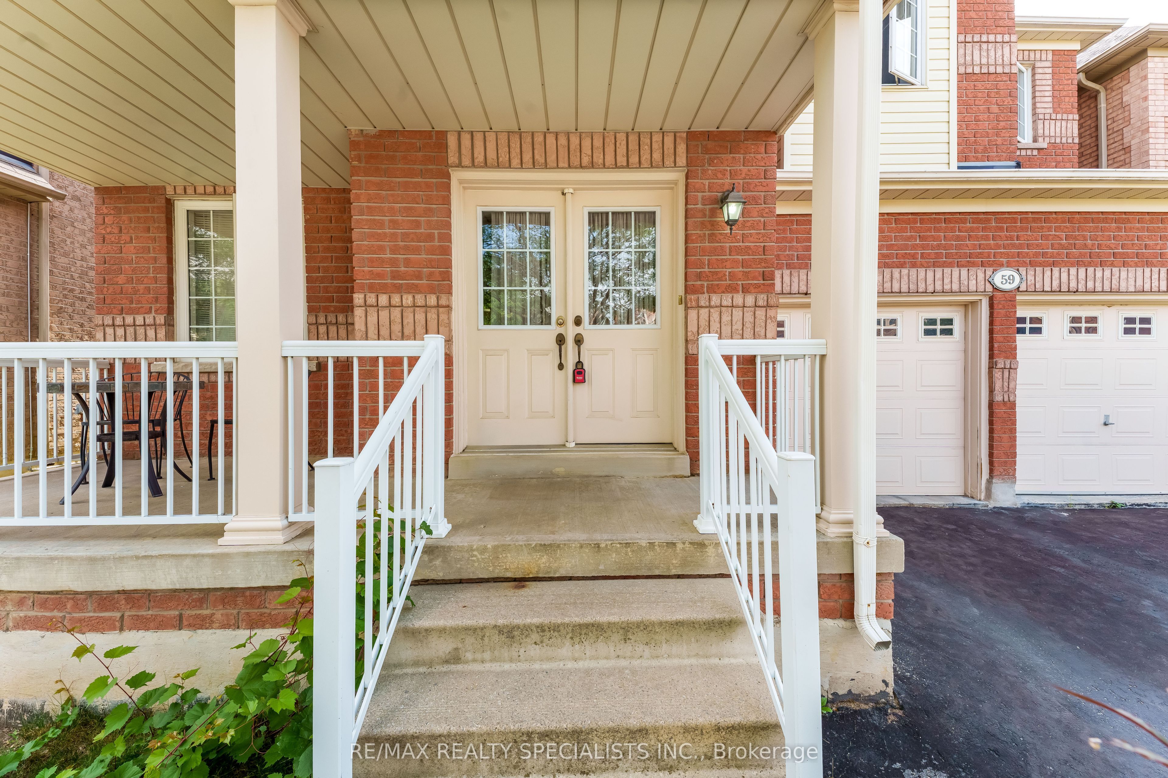 59 Masters Green Crescent, Brampton, ON L7A 3K6 photo 2