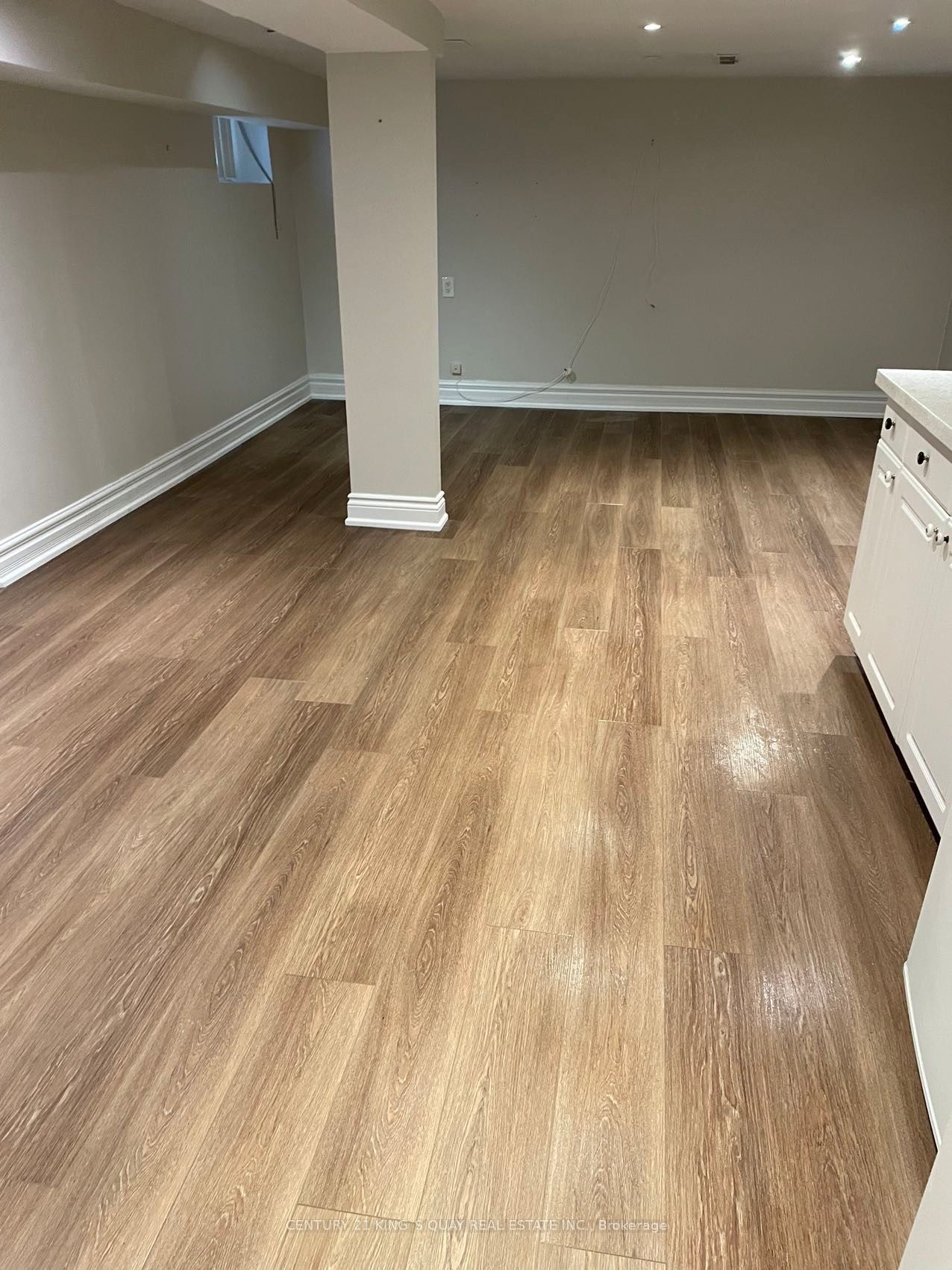 154 Sorauren Avenue Lower, Toronto, ON M6R 2E5 photo 3