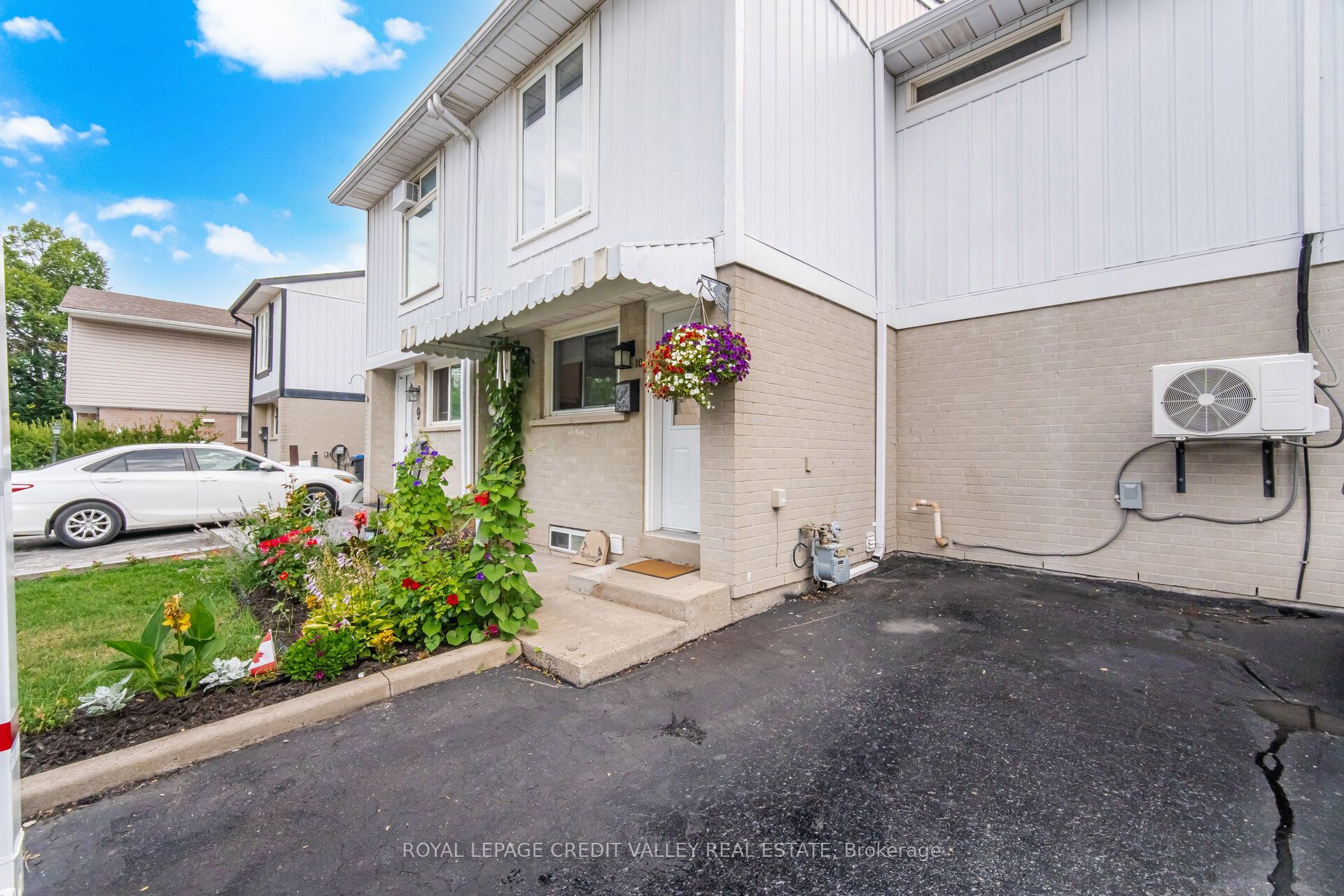 10 Gladstone Square, Brampton, ON L6S 2H5 photo 3