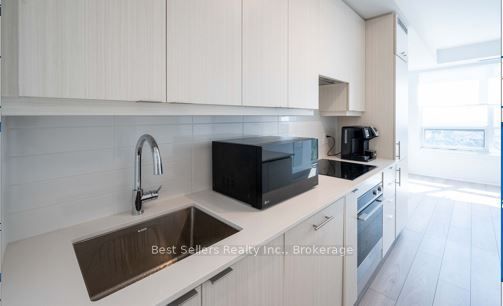 36 Elm Drive 2406, Mississauga, ON L5B 1L9 photo 3