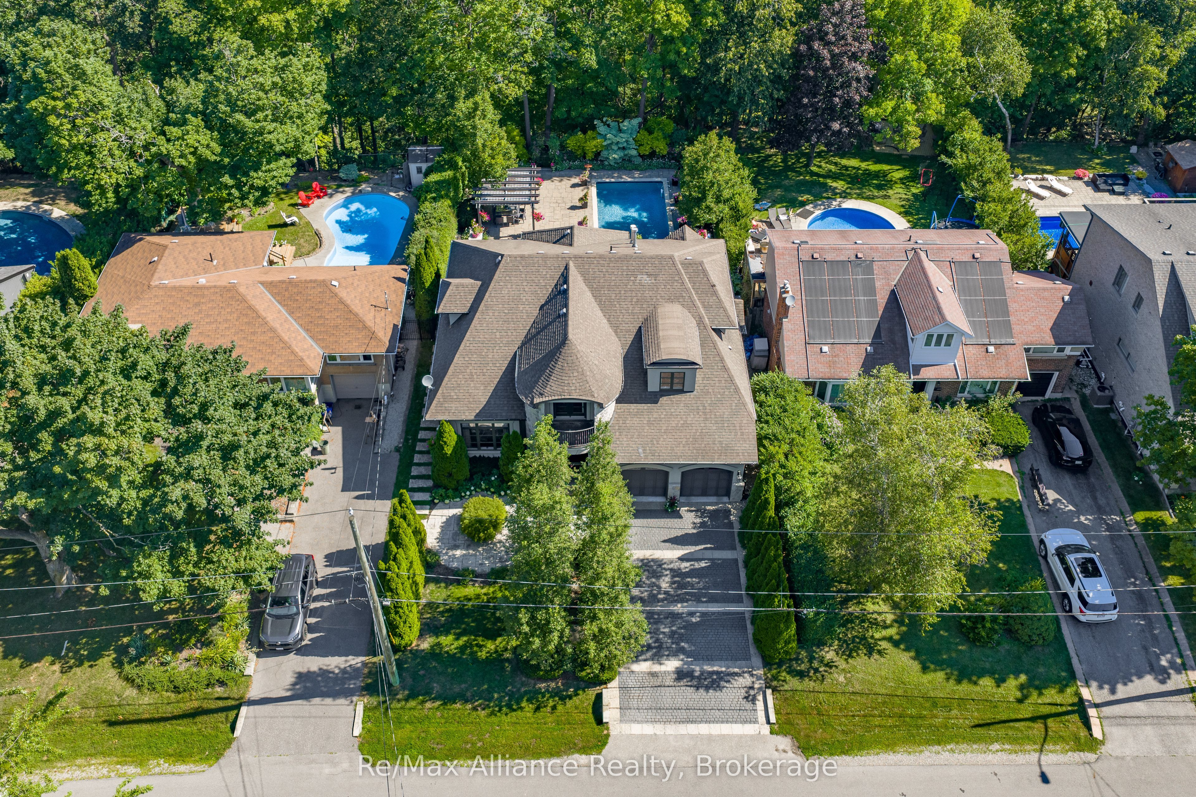379 River Side Drive, Oakville, ON L6K 3N6 photo 2