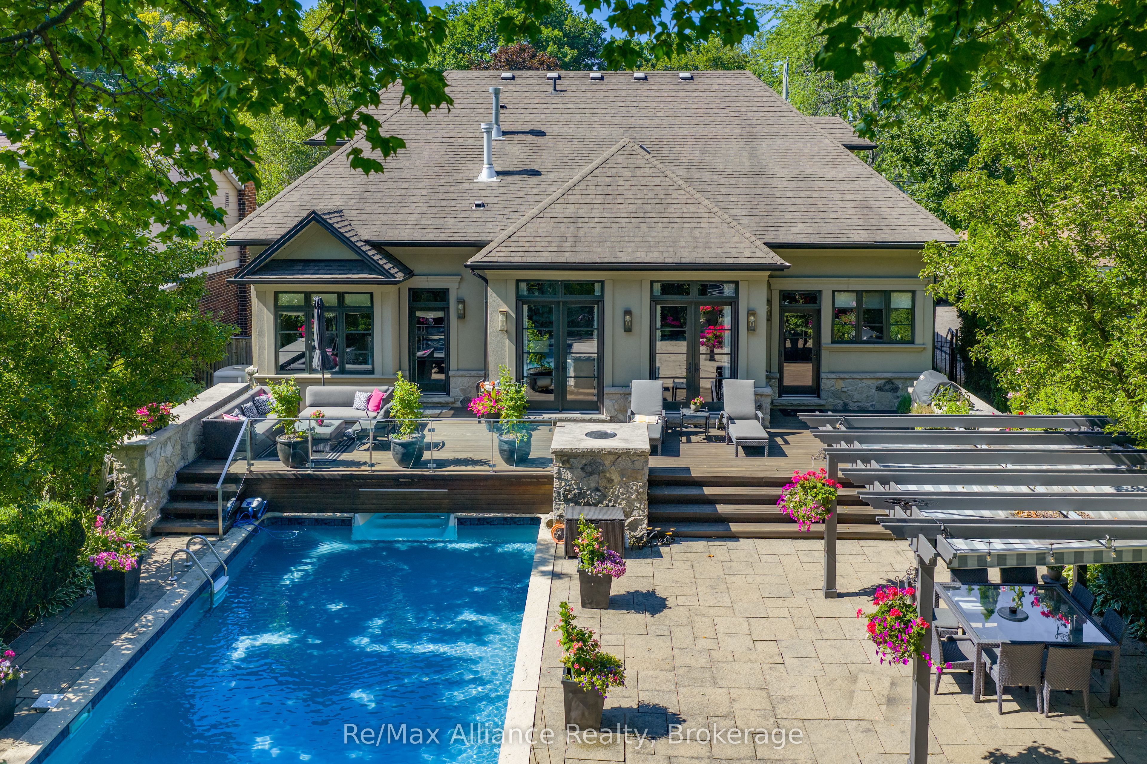 379 River Side Drive, Oakville, ON L6K 3N6 photo 3