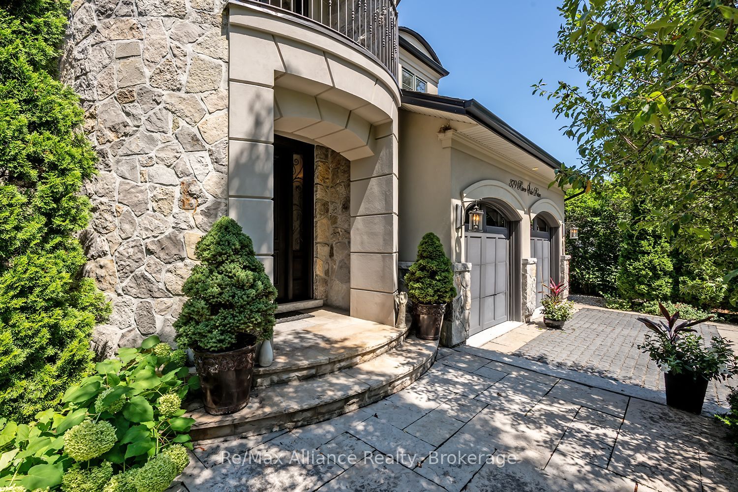 379 River Side Drive, Oakville, ON L6K 3N6 photo 4