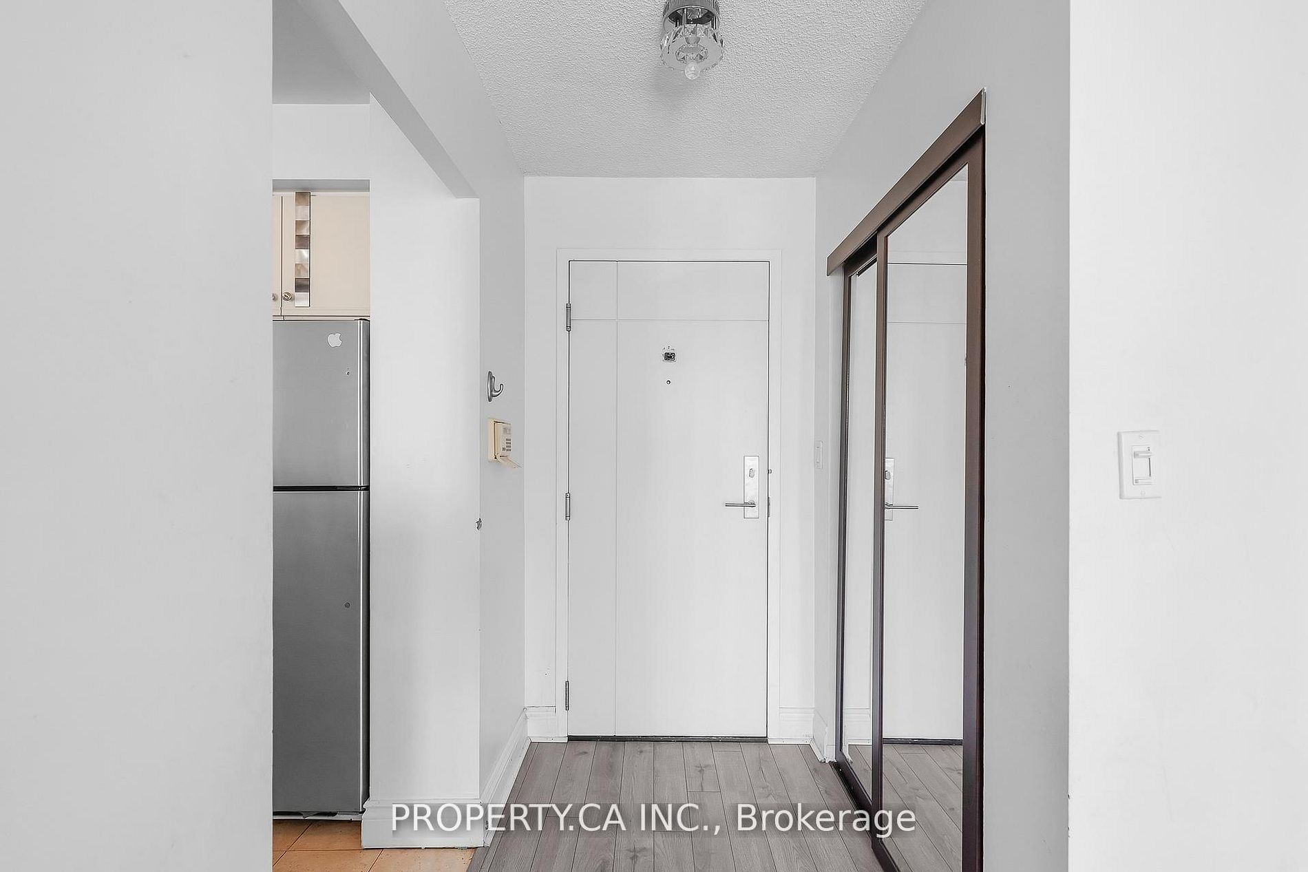 2267 Lake Shore Boulevard W 526, Toronto, ON M8V 3X2 photo 3