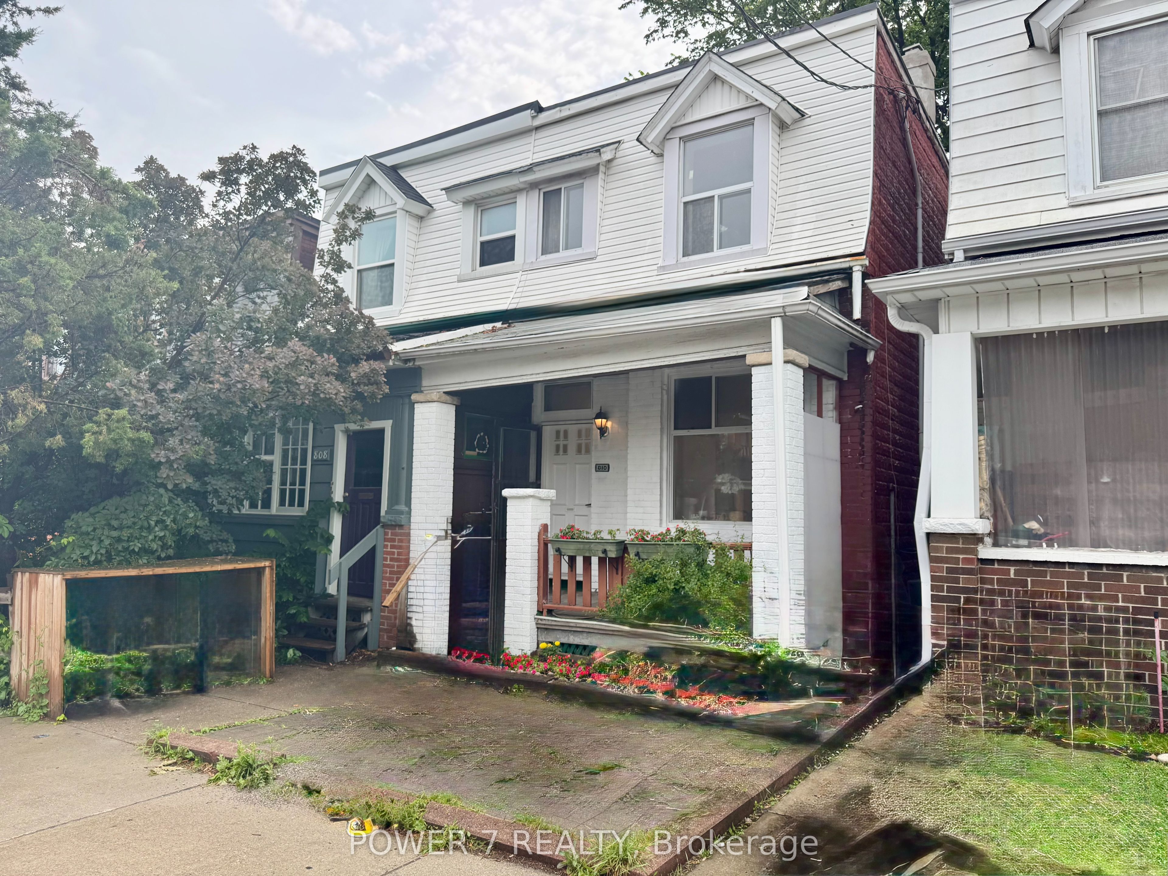 810 Ossington Avenue, Toronto, ON M6G 3V1 photo 3