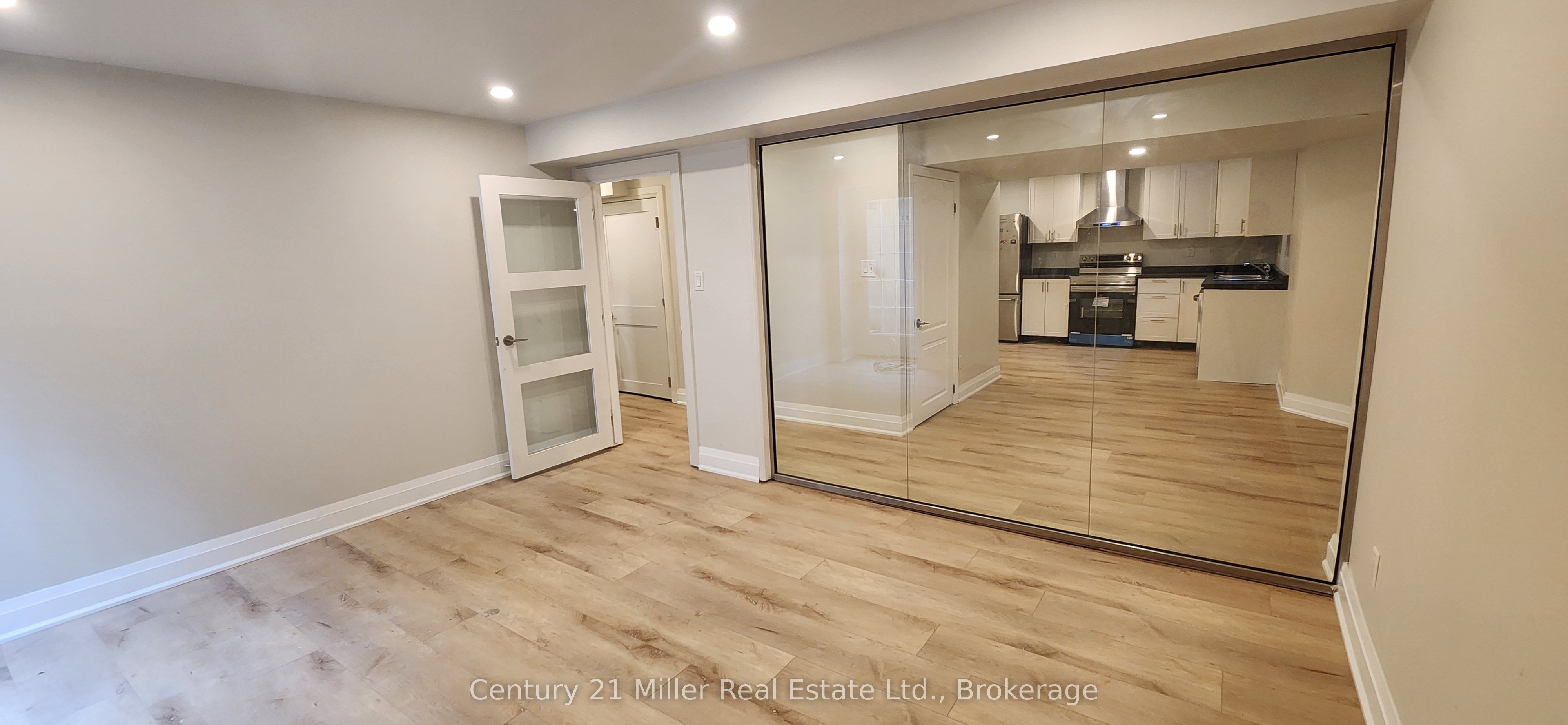 2184 Winding Woods Drive Basement, Oakville, ON L6H 5T9 photo 2