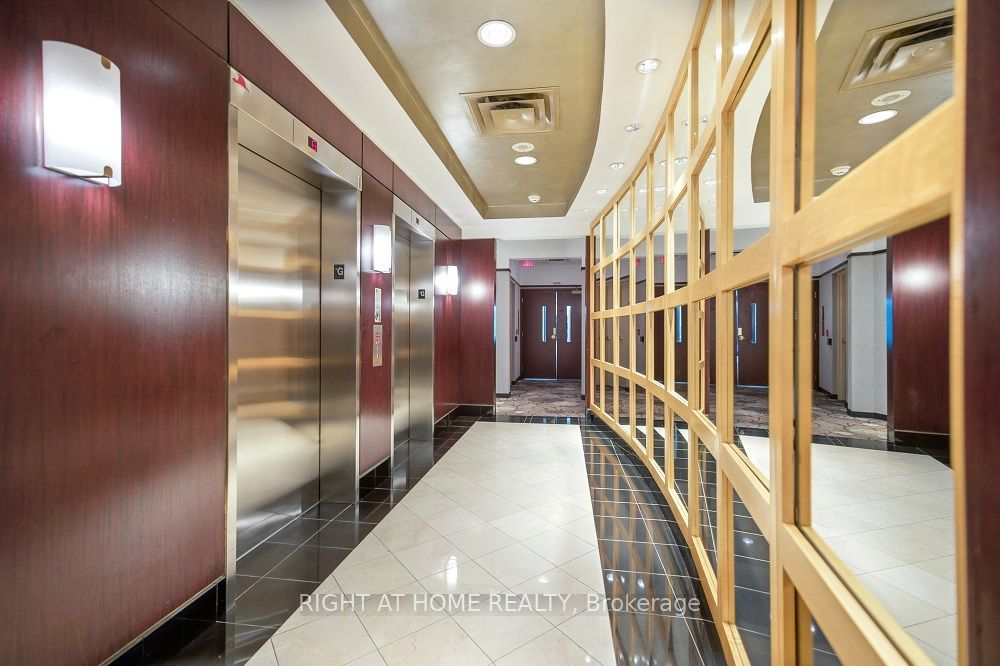 2111 Lake Shore Boulevard W 508, Toronto, ON M8V 4B2