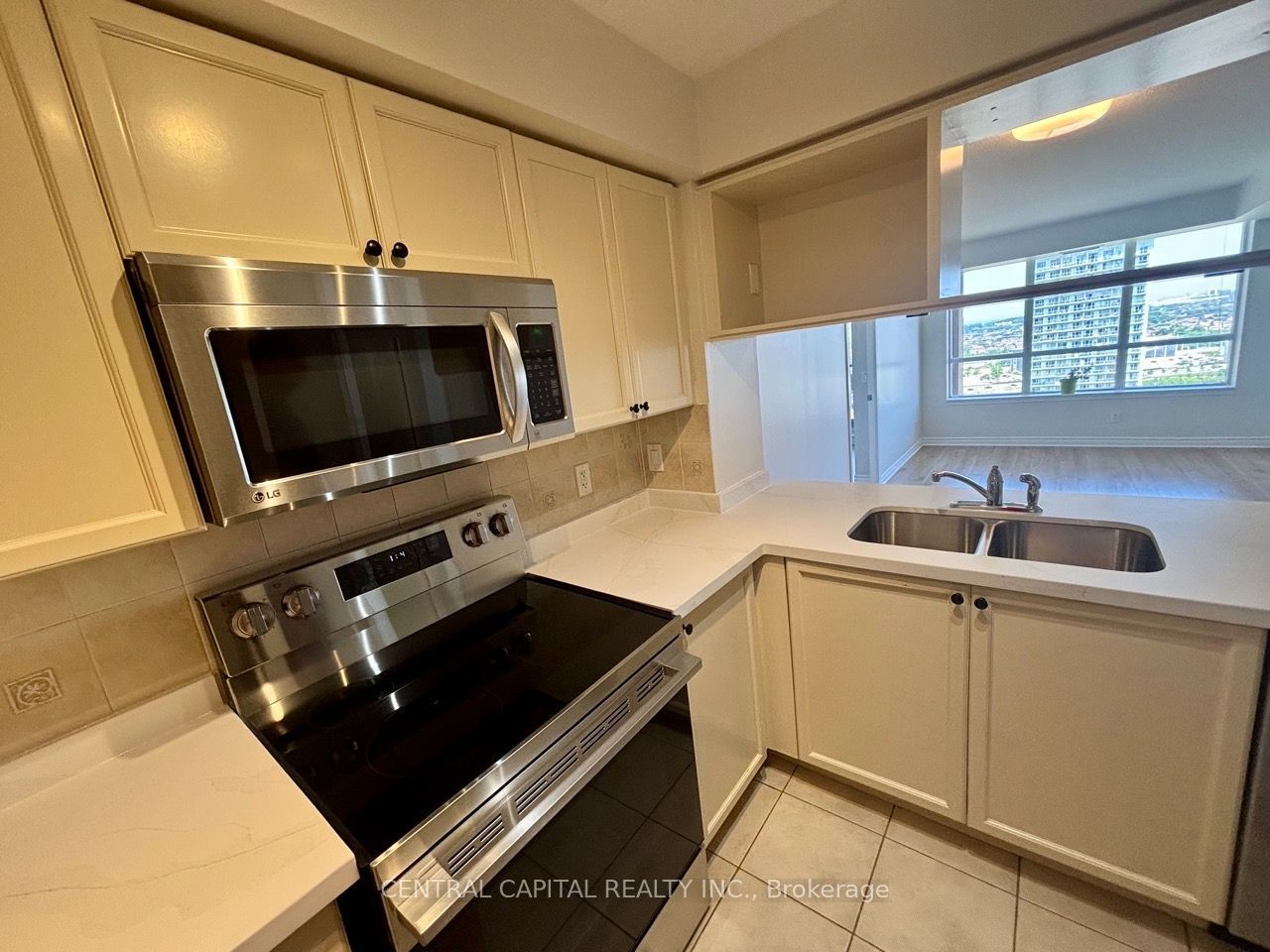 4090 Living Arts Drive 2006, Mississauga, ON L5B 4M8 photo 3