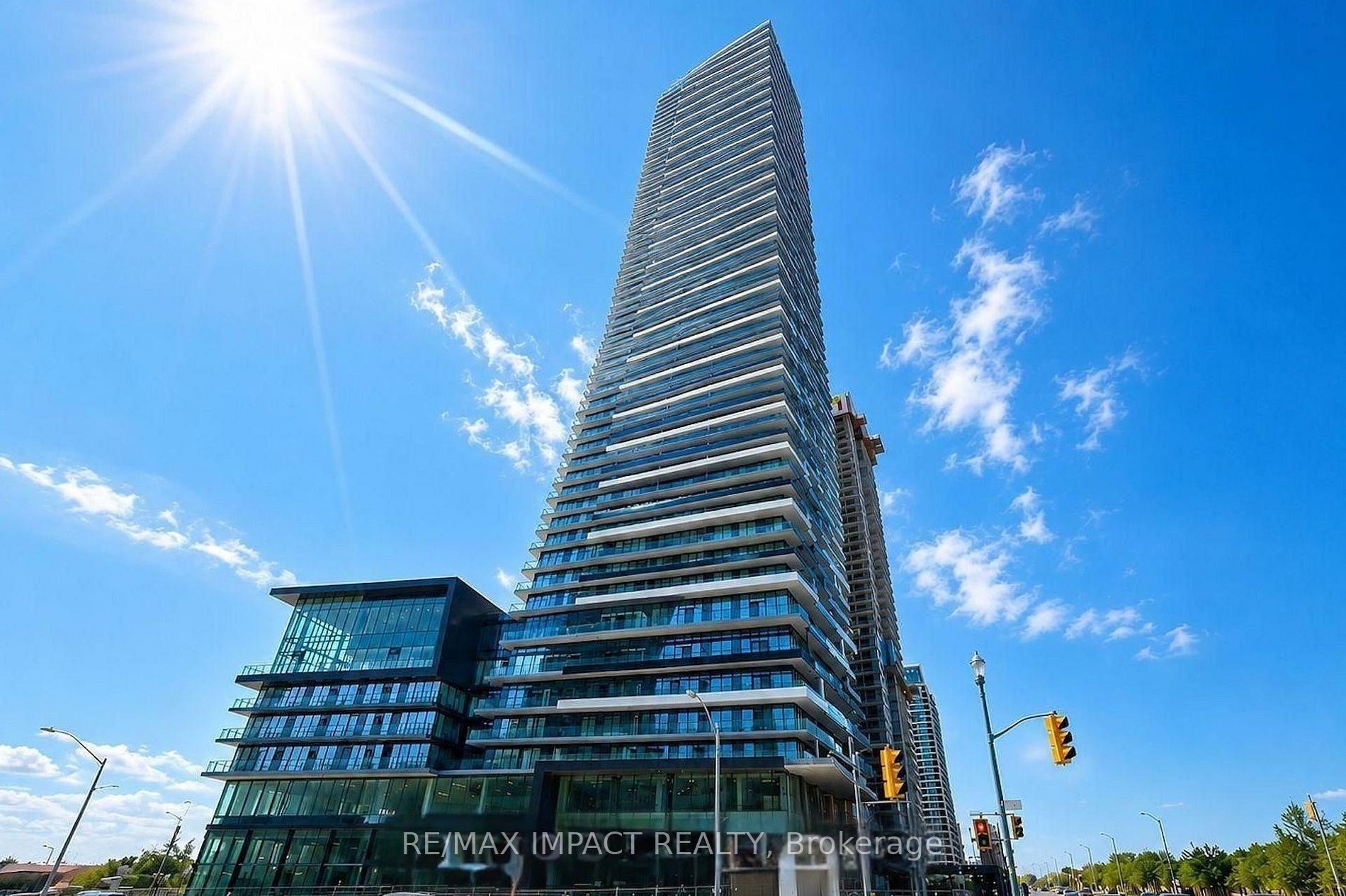 448 Burnhamthorpe Road W, Mississauga, ON L5B 0R4