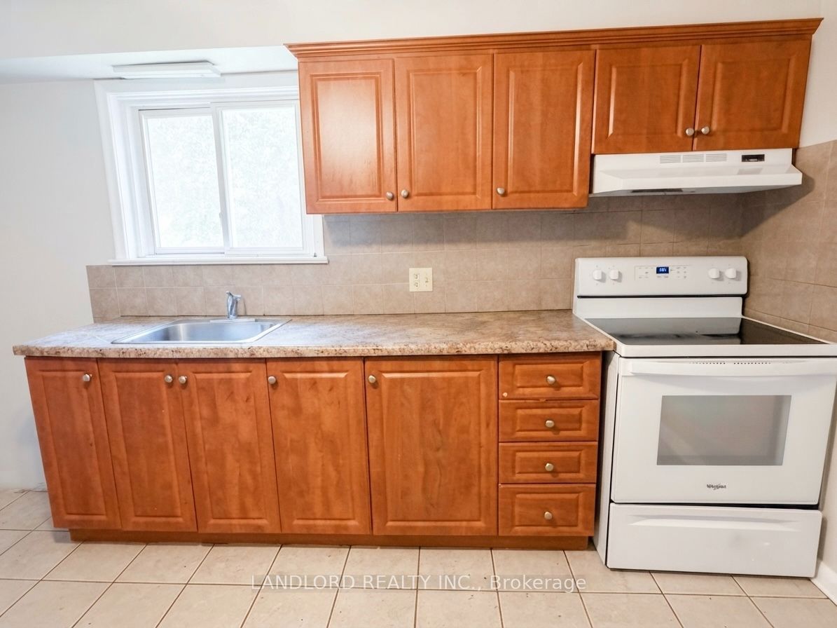 65 Fairfield Avenue A, Toronto, ON M8W 1R6 photo 5