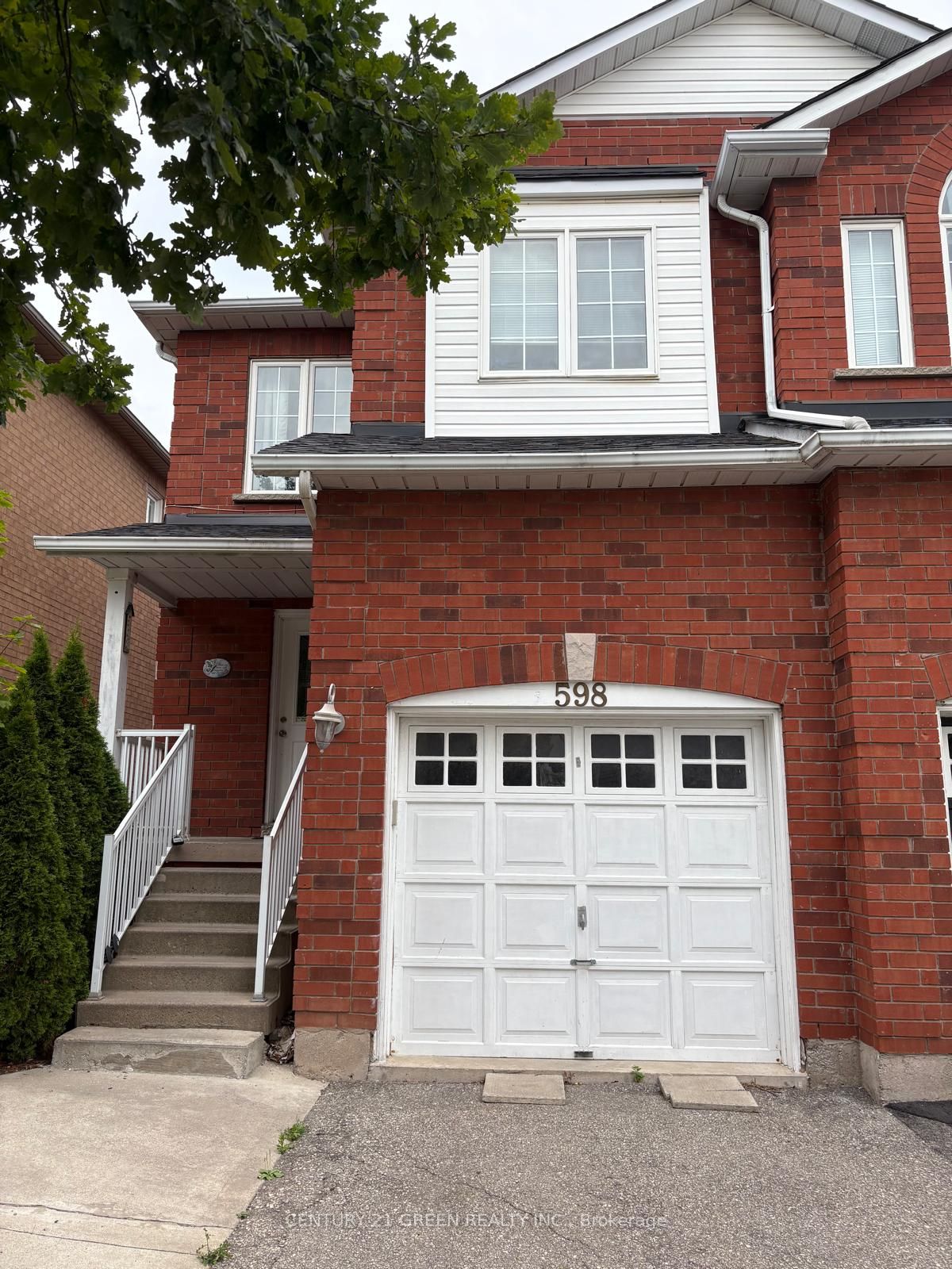 598 Dolly Bird Lane (Upper), Mississauga, ON L5W 1G7 photo 2