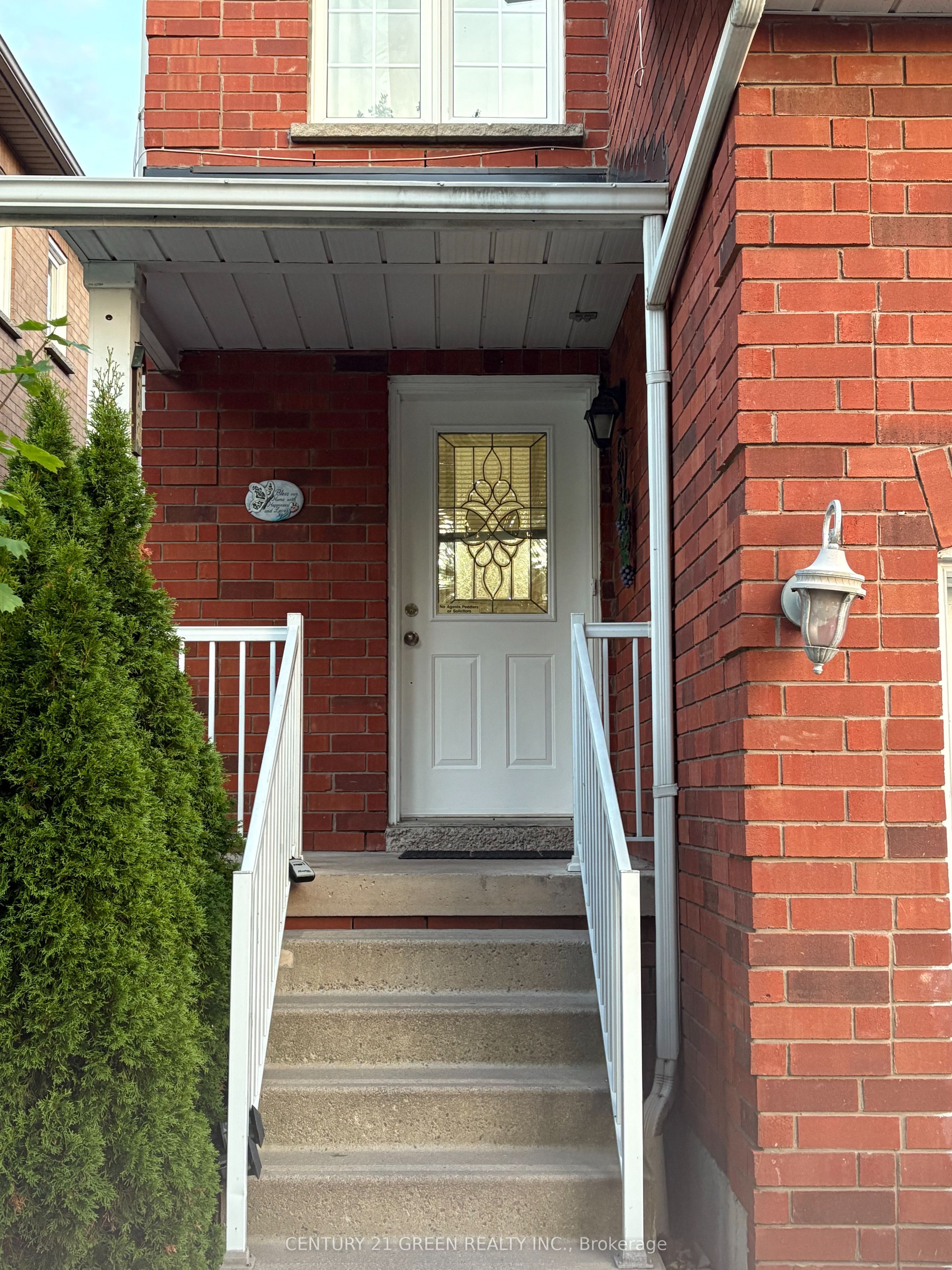 598 Dolly Bird Lane (Upper), Mississauga, ON L5W 1G7 photo 3