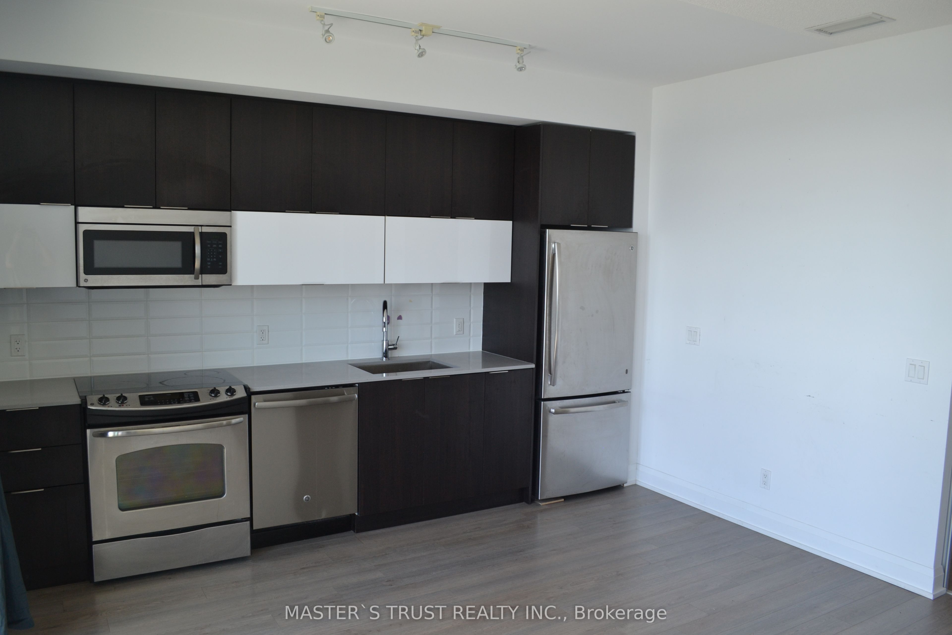 56 Annie Craig Drive 2902, Toronto, ON M8V 0C8 photo 4