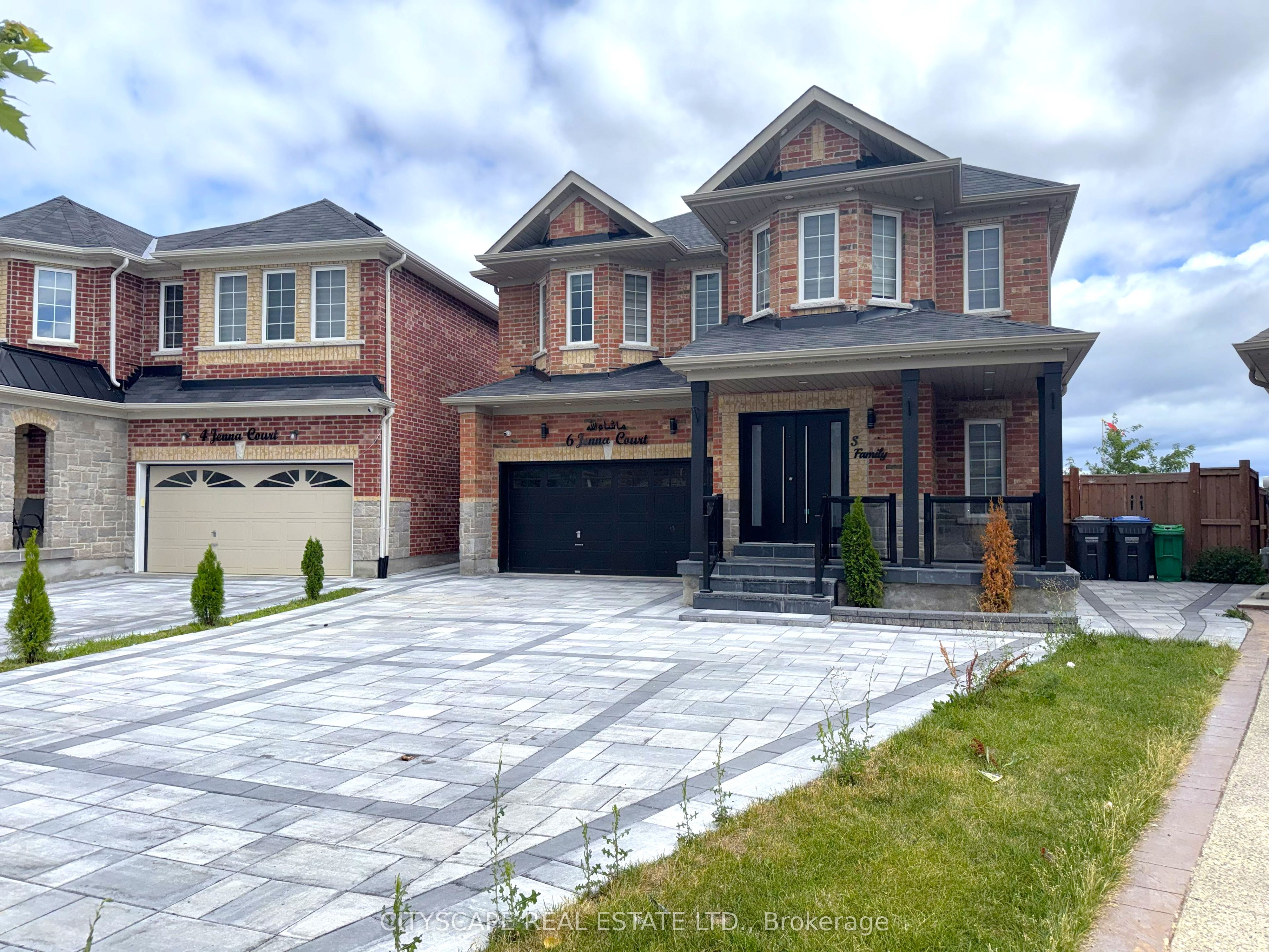 6 Jenna Court, Brampton, ON L6R 3P5 photo 2