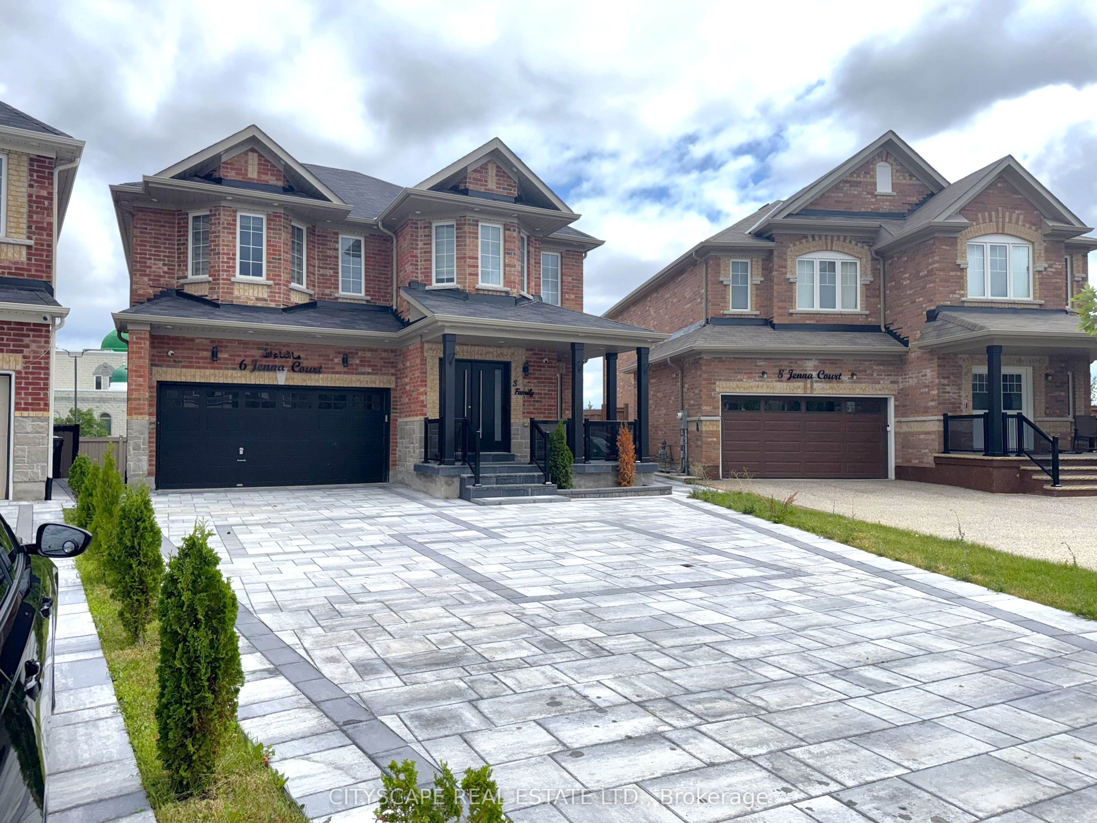 6 Jenna Court, Brampton, ON L6R 3P5 photo 3