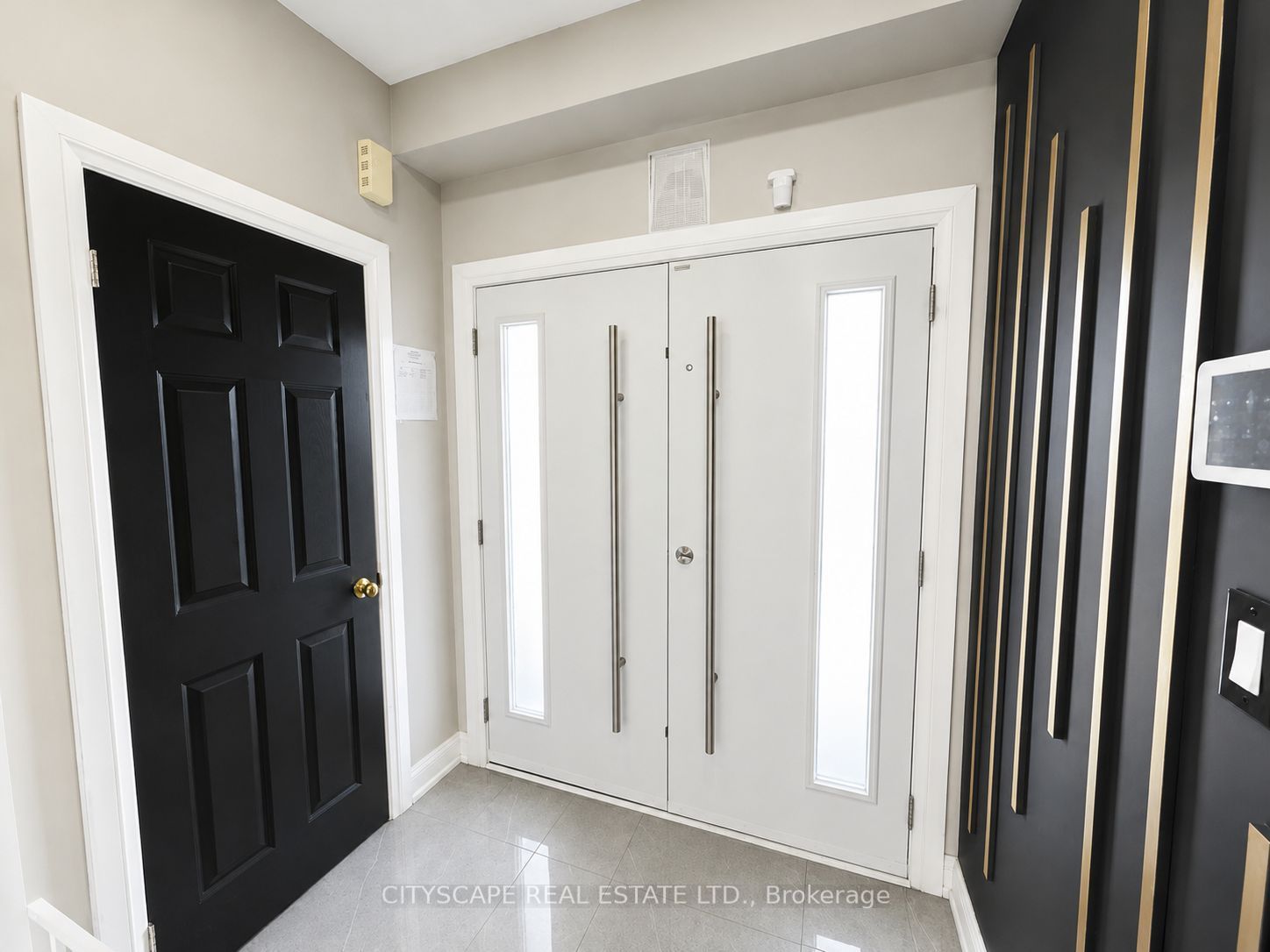 6 Jenna Court, Brampton, ON L6R 3P5 photo 5