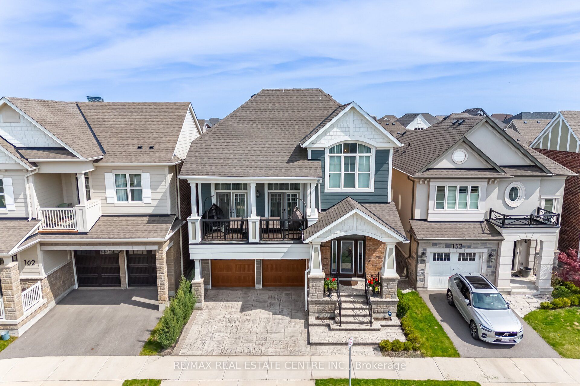 156 Camellia Crescent, Oakville, ON L6H 1L2